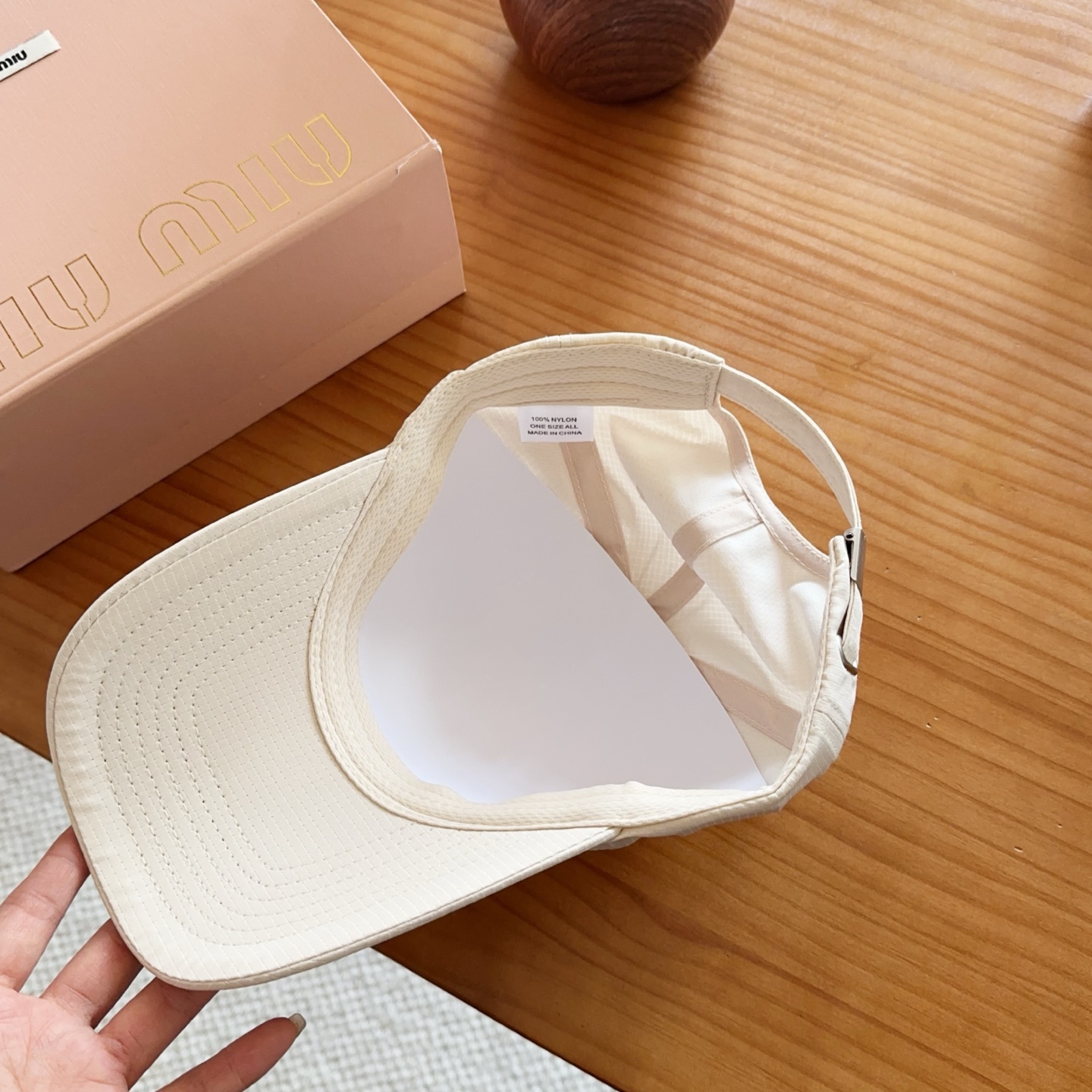 miumiu 缪缪 新款高版本速干面料棒球帽，大牌同步，超好搭配，出货！
