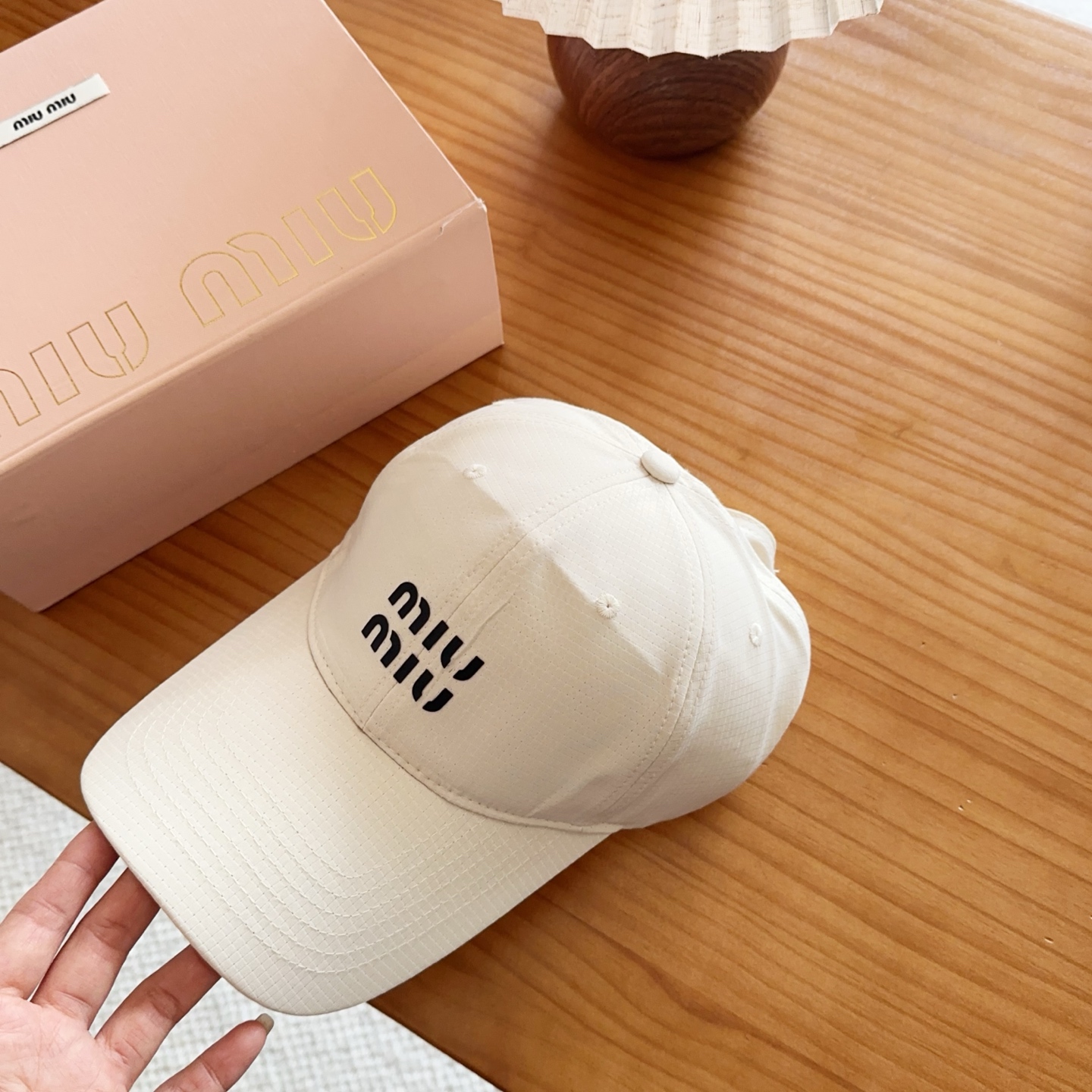 miumiu 缪缪 新款高版本速干面料棒球帽，大牌同步，超好搭配，出货！