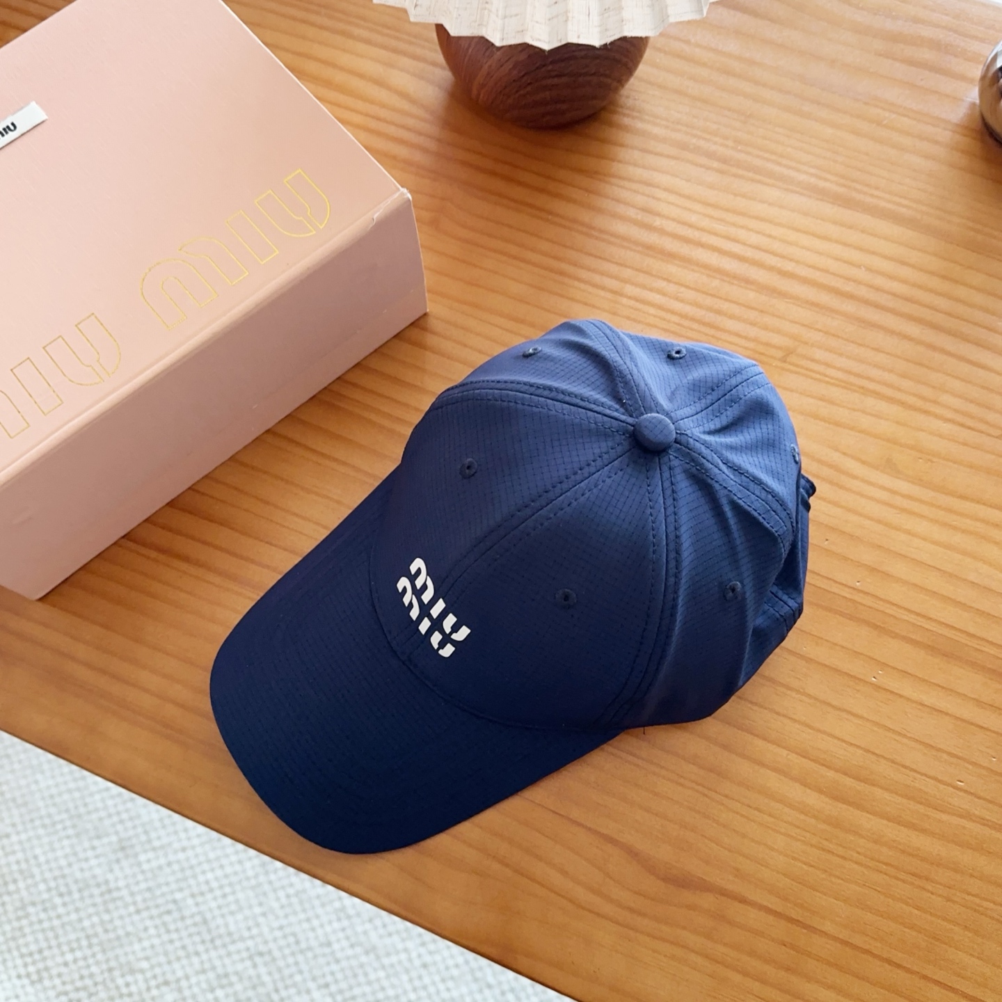 miumiu 缪缪 新款高版本速干面料棒球帽，大牌同步，超好搭配，出货！