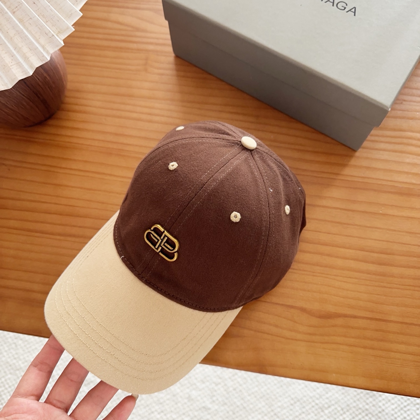 Balencia*a 巴黎世家刺绣字母新款棒球帽现货秒发🧢简约时尚超级无敌好看的帽子！情侣款！
