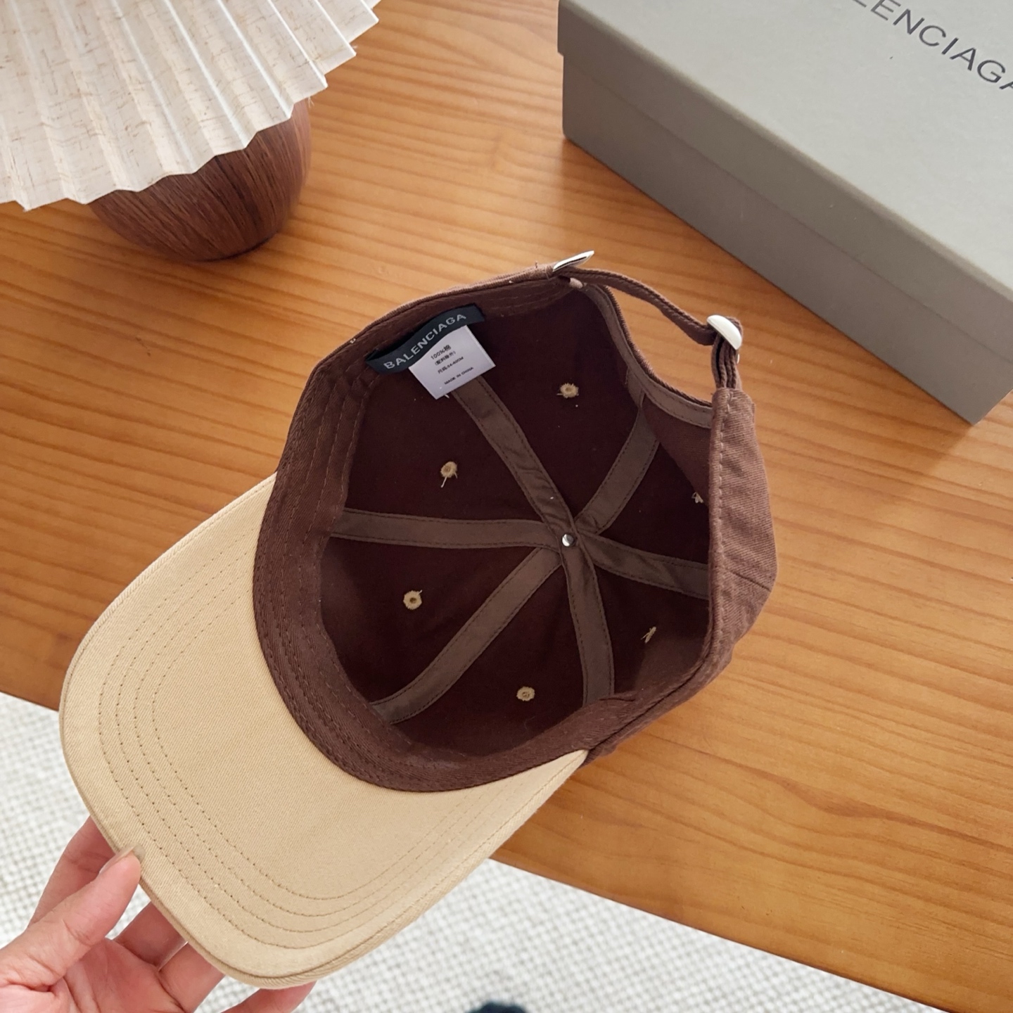 Balencia*a 巴黎世家刺绣字母新款棒球帽现货秒发🧢简约时尚超级无敌好看的帽子！情侣款！