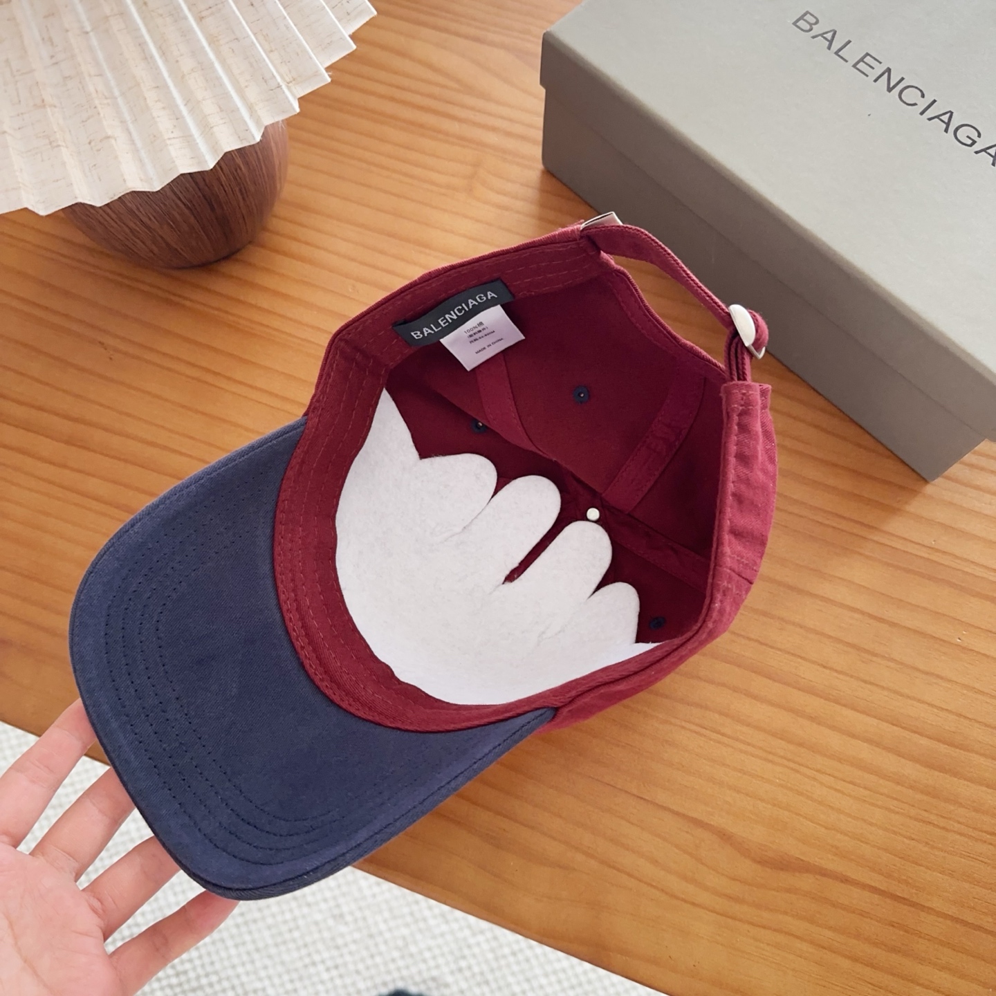 Balencia*a 巴黎世家刺绣字母新款棒球帽现货秒发🧢简约时尚超级无敌好看的帽子！情侣款！
