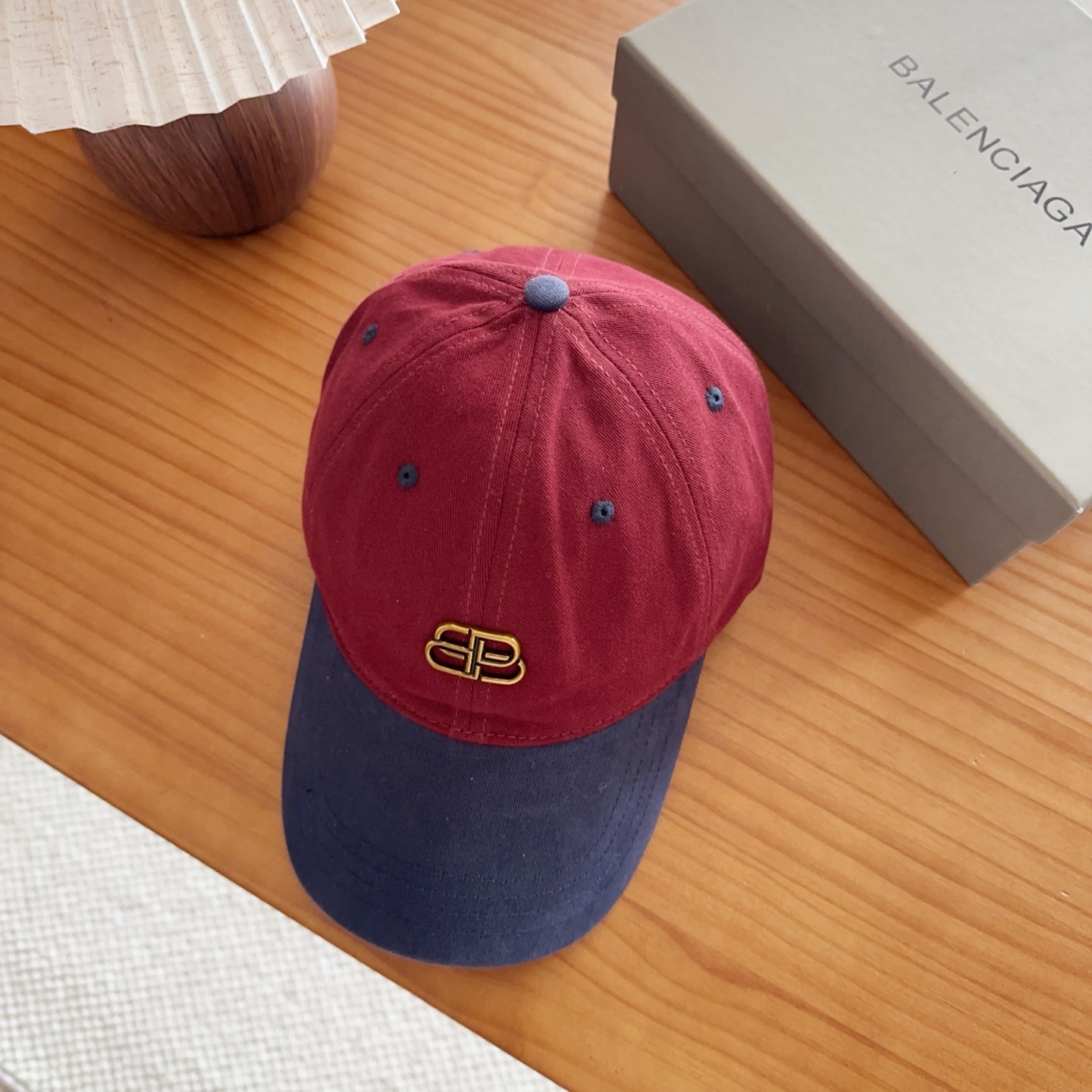 Balencia*a 巴黎世家刺绣字母新款棒球帽现货秒发🧢简约时尚超级无敌好看的帽子！情侣款！