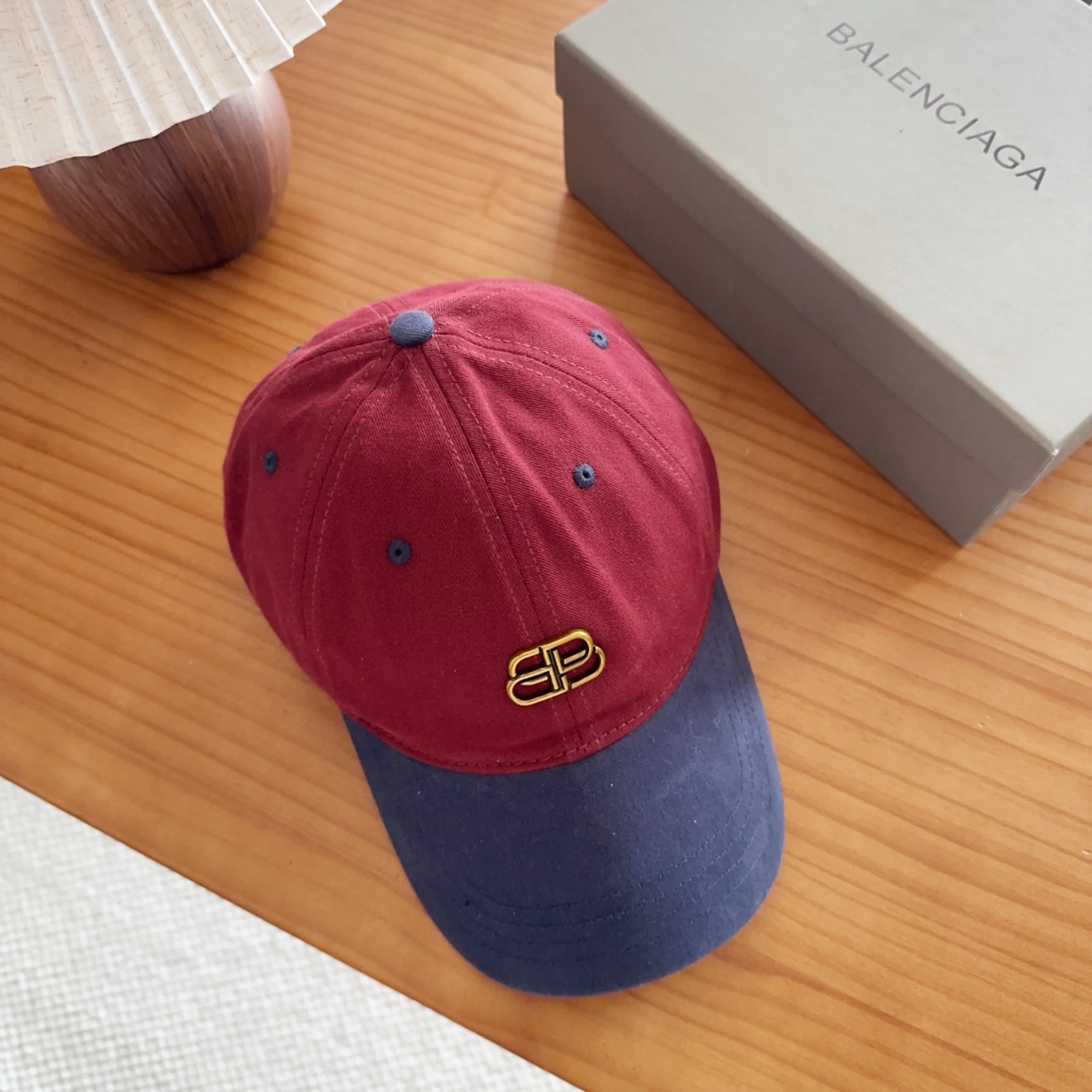 Balencia*a 巴黎世家刺绣字母新款棒球帽现货秒发🧢简约时尚超级无敌好看的帽子！情侣款！