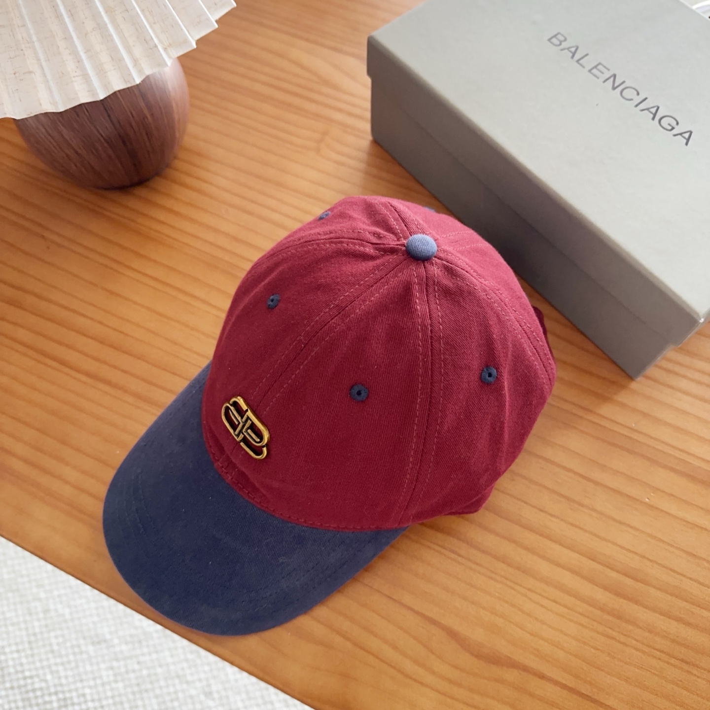 Balencia*a 巴黎世家刺绣字母新款棒球帽现货秒发🧢简约时尚超级无敌好看的帽子！情侣款！