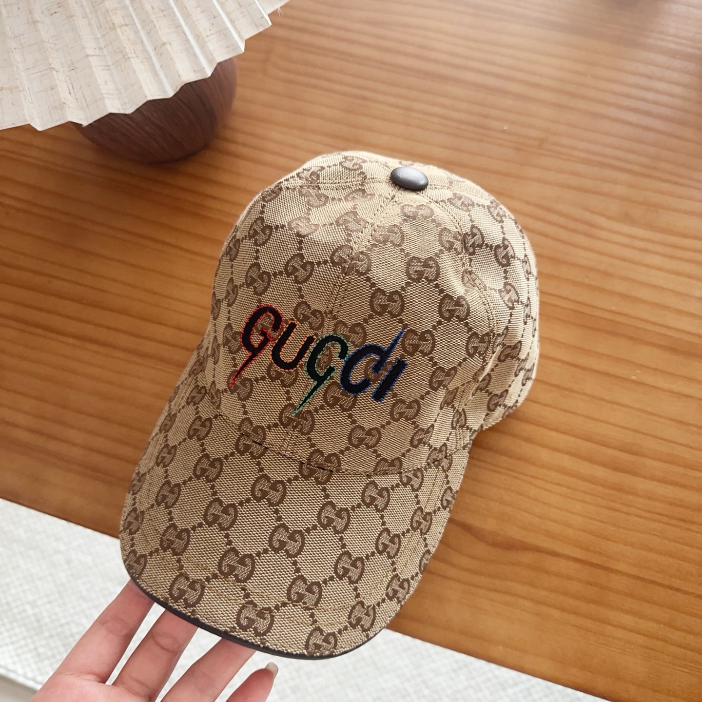 Gucci 官网高版出货，新款棒球帽1:1出版，非常经典的经典，流行的复古美，出门必备，经典永不过时