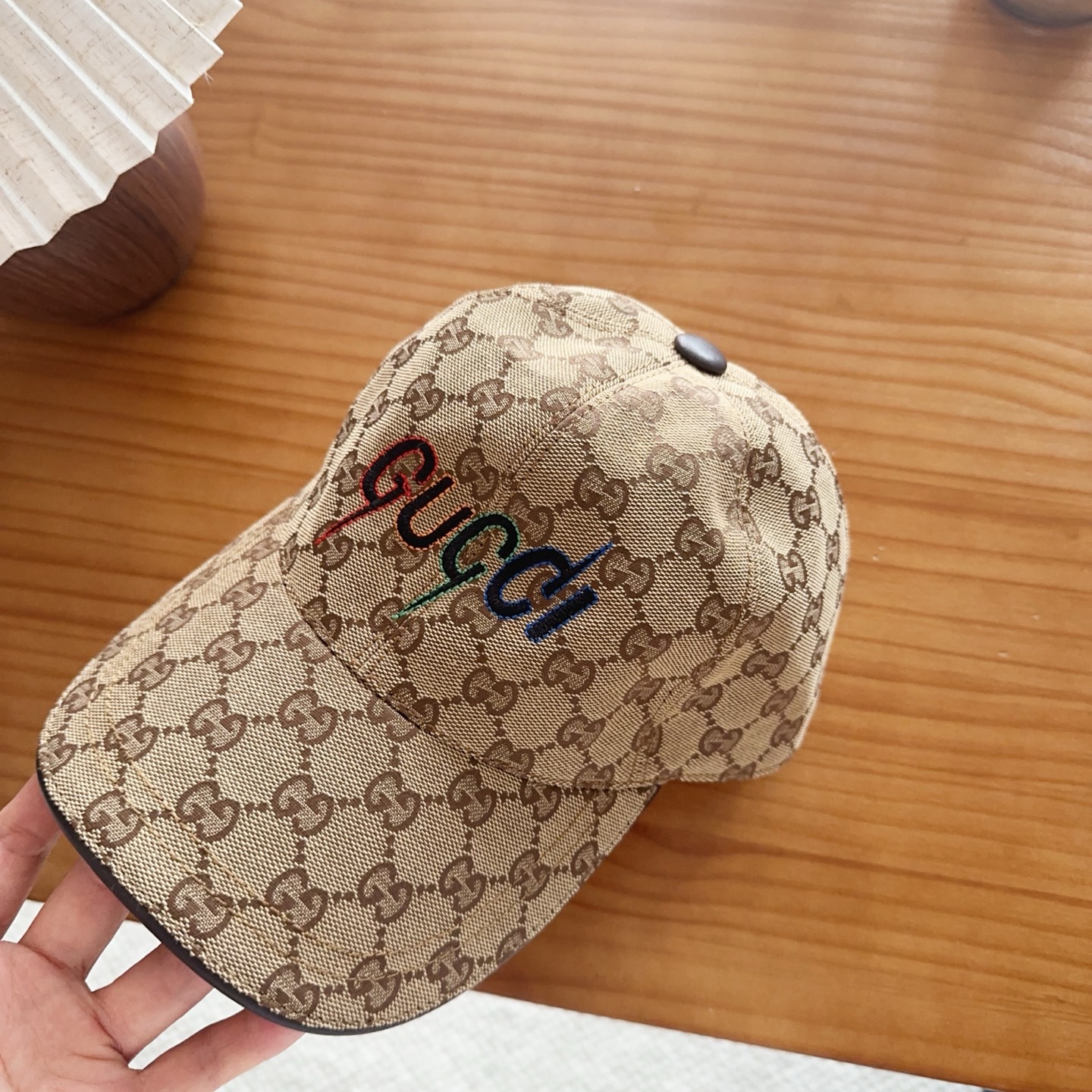 Gucci 官网高版出货，新款棒球帽1:1出版，非常经典的经典，流行的复古美，出门必备，经典永不过时