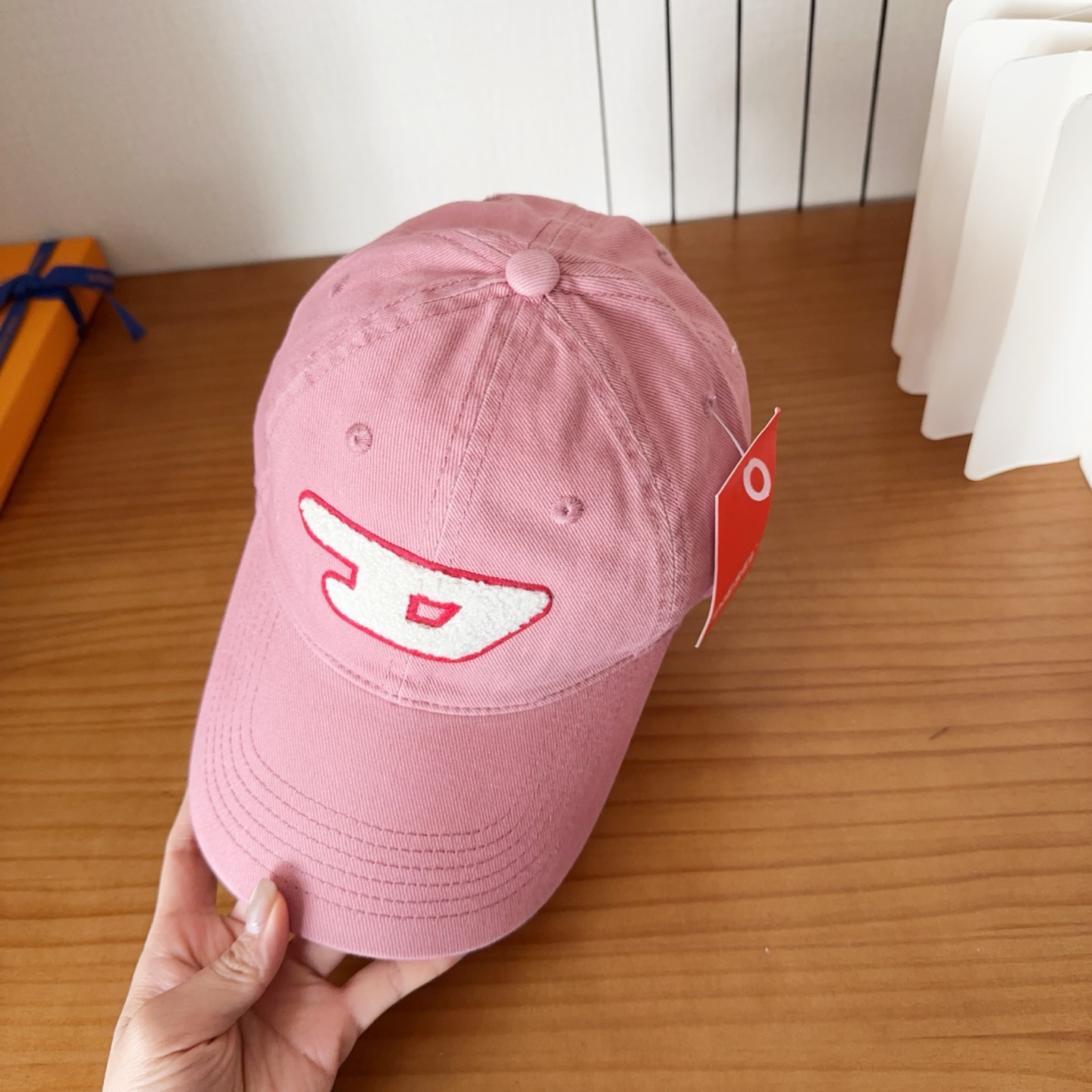 Diesel 迪赛 棒球帽🧢 。棒球帽🧢，出街必备超好搭配，高品质 内标齐全，赶紧入手！