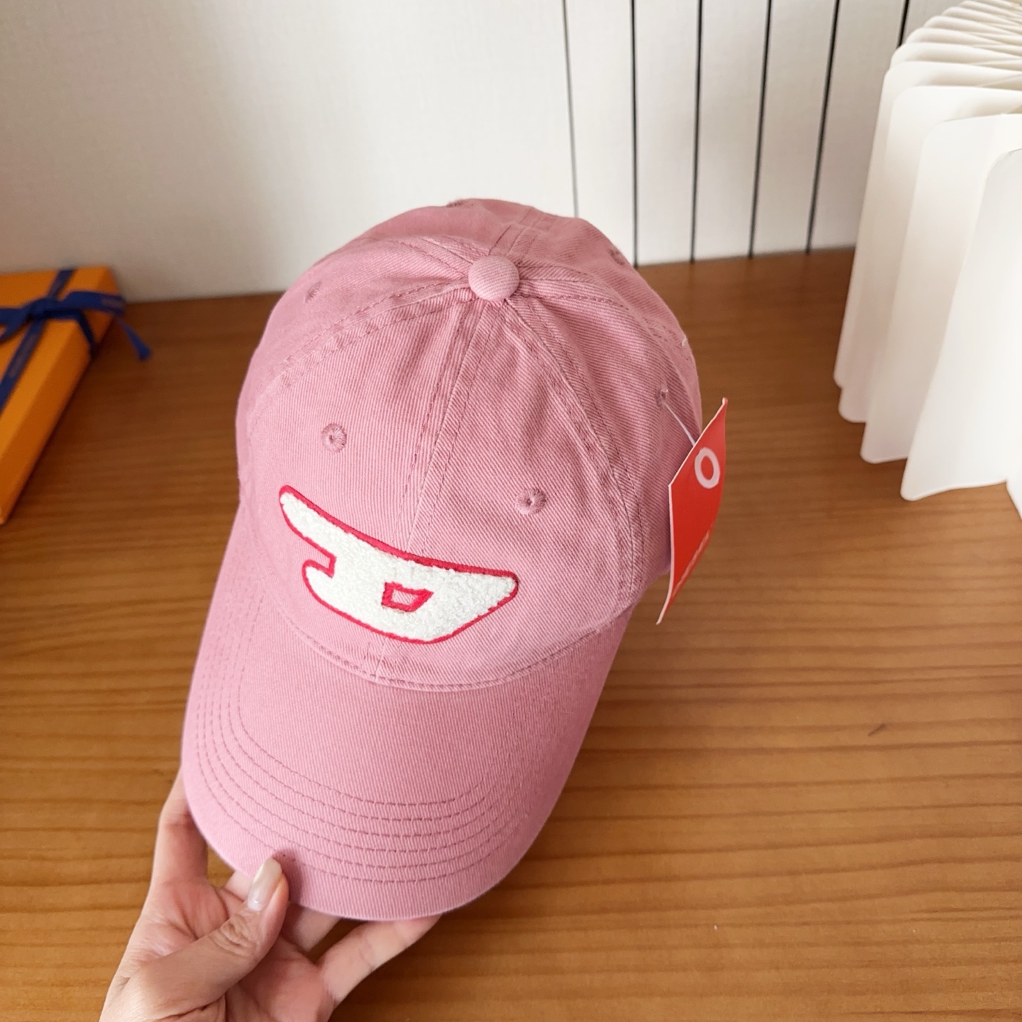 Diesel 迪赛 棒球帽🧢 。棒球帽🧢，出街必备超好搭配，高品质 内标齐全，赶紧入手！