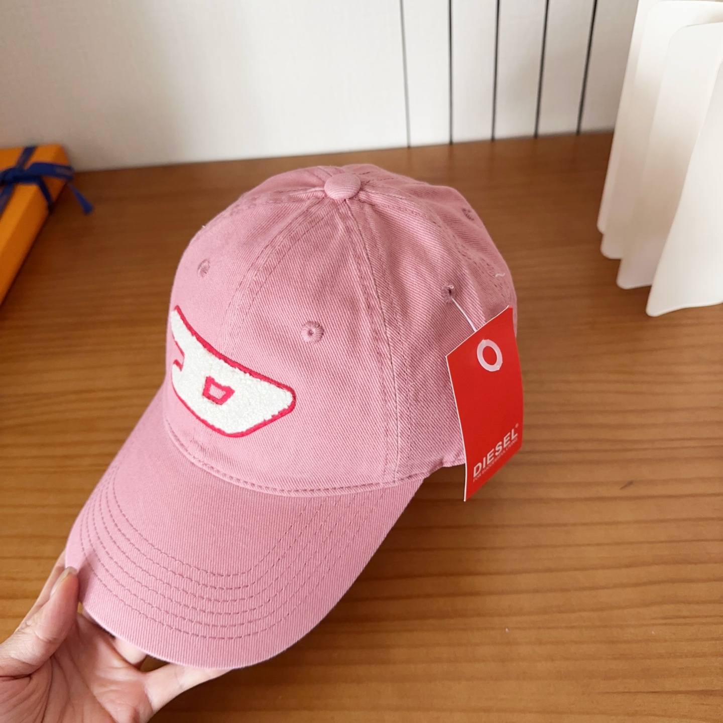 Diesel 迪赛 棒球帽🧢 。棒球帽🧢，出街必备超好搭配，高品质 内标齐全，赶紧入手！