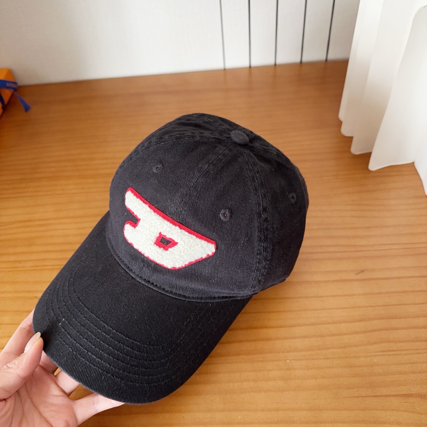 Diesel 迪赛 棒球帽🧢 。棒球帽🧢，出街必备超好搭配，高品质 内标齐全，赶紧入手！
