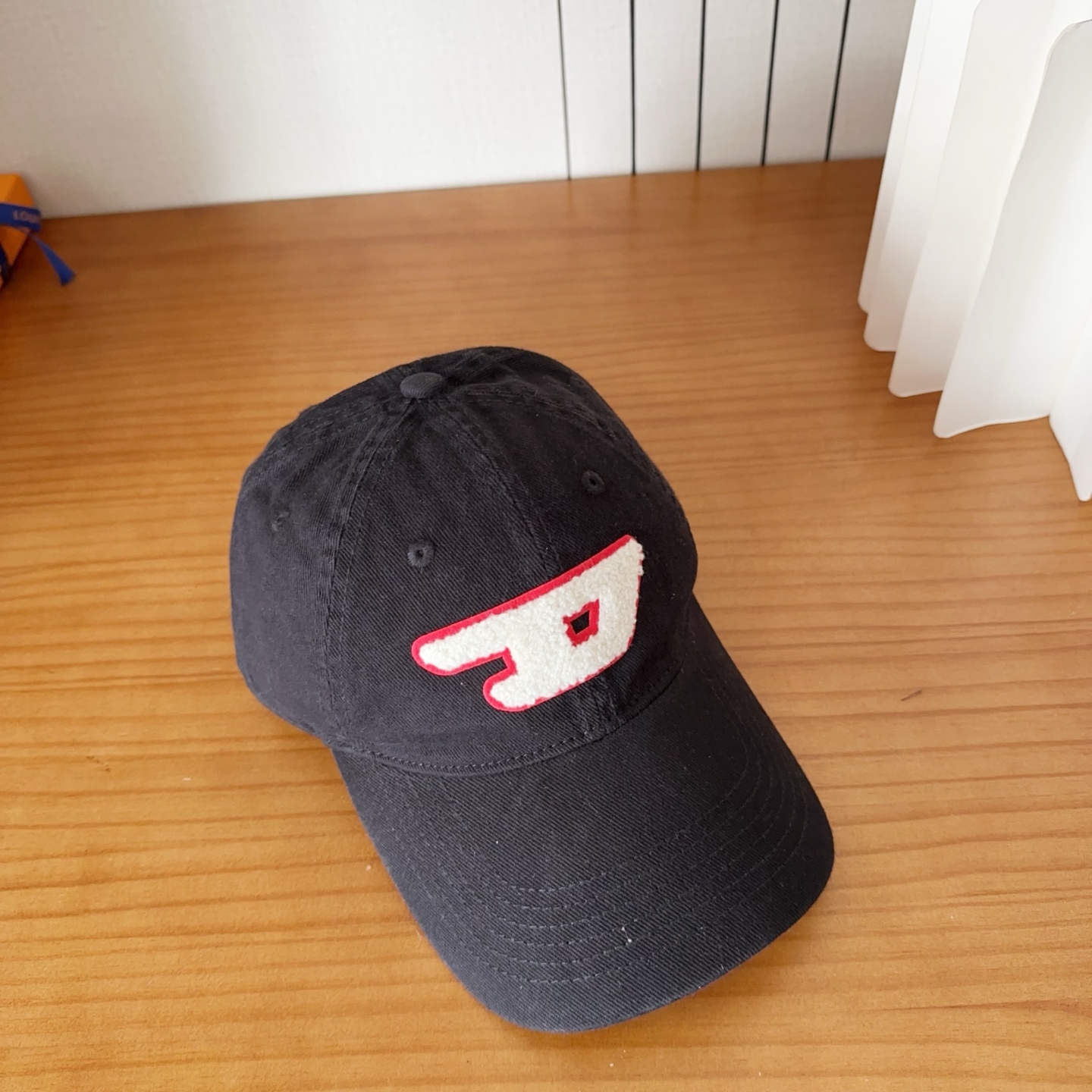 Diesel 迪赛 棒球帽🧢 。棒球帽🧢，出街必备超好搭配，高品质 内标齐全，赶紧入手！