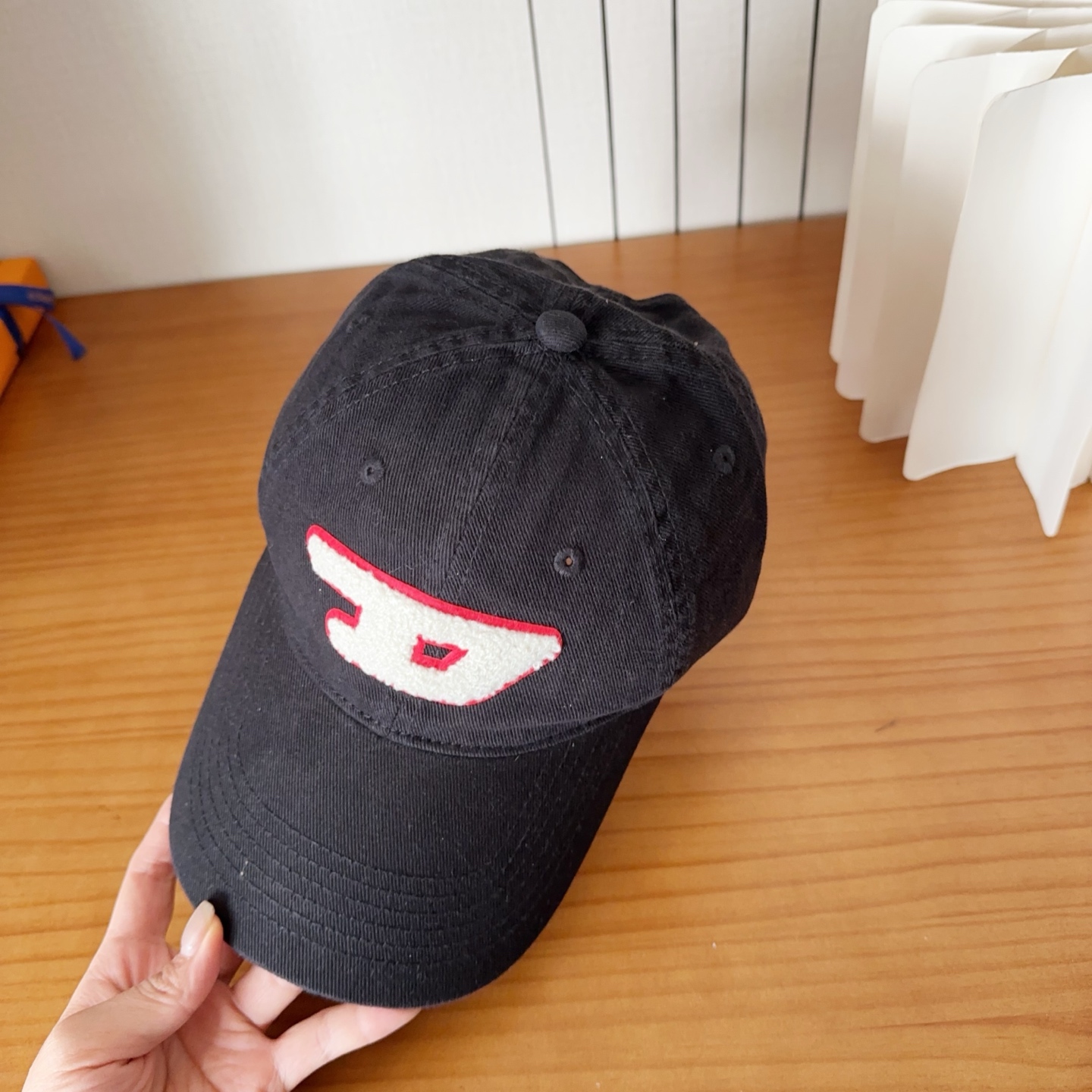 Diesel 迪赛 棒球帽🧢 。棒球帽🧢，出街必备超好搭配，高品质 内标齐全，赶紧入手！