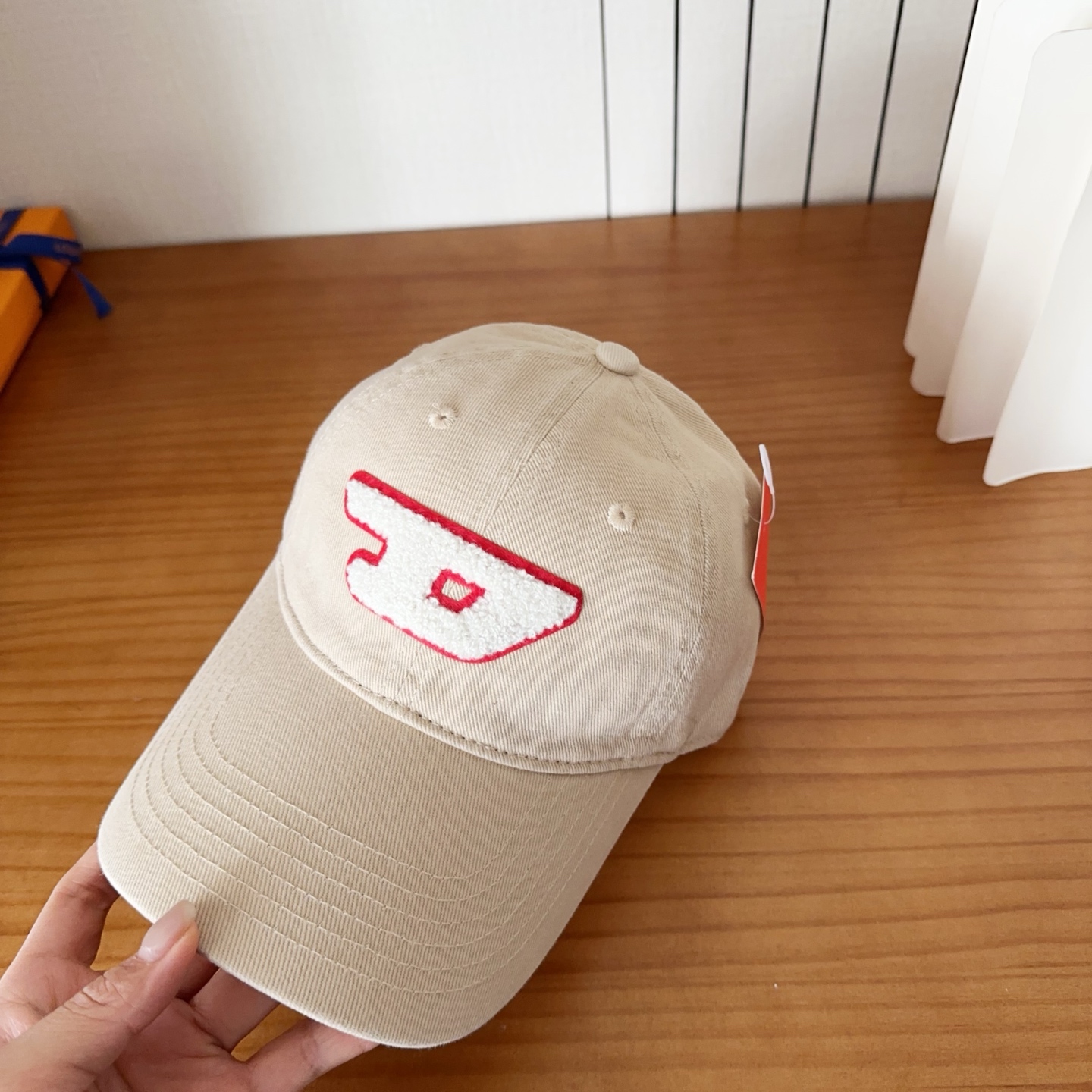 Diesel 迪赛 棒球帽🧢 。棒球帽🧢，出街必备超好搭配，高品质 内标齐全，赶紧入手！