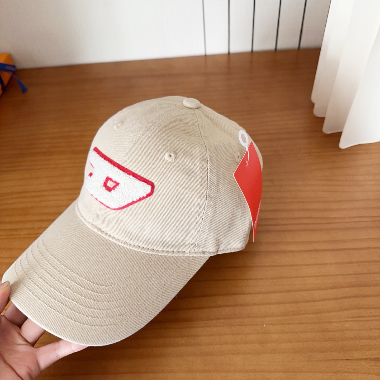 Diesel 迪赛 棒球帽🧢 。棒球帽🧢，出街必备超好搭配，高品质 内标齐全，赶紧入手！