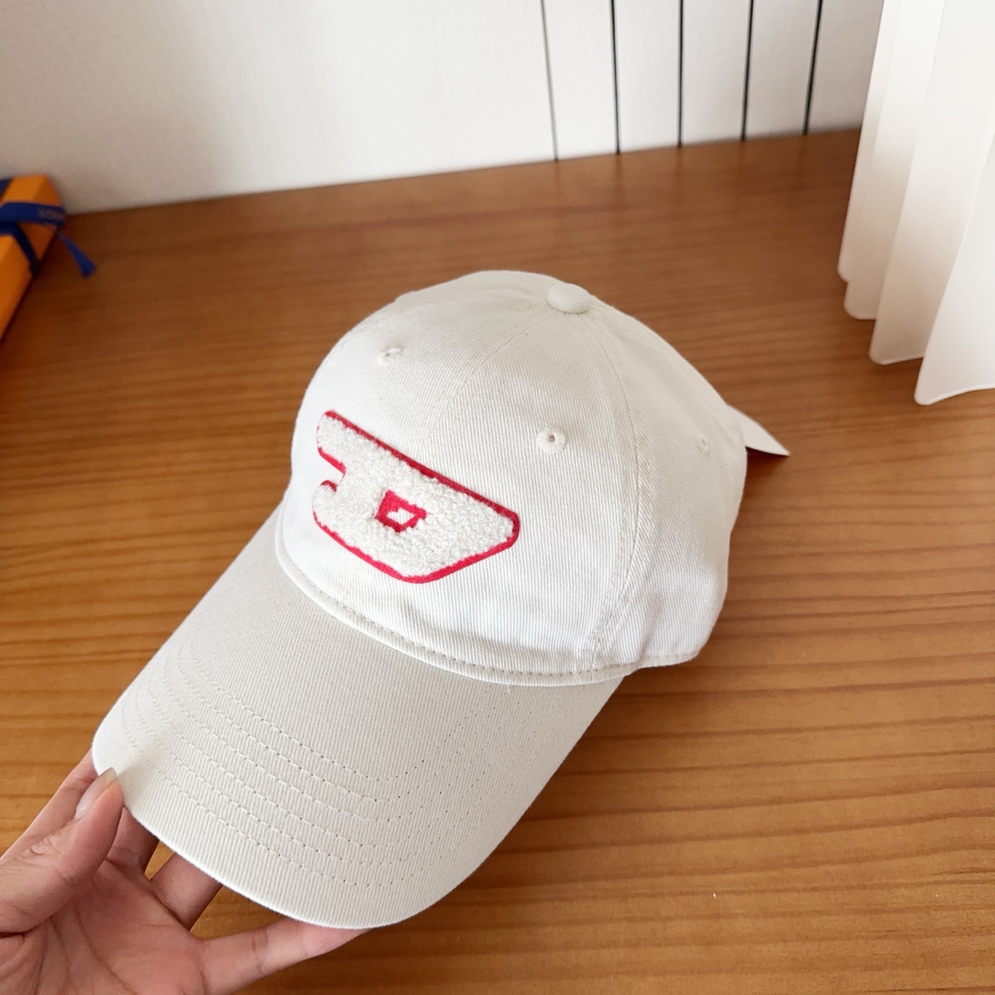 Diesel 迪赛 棒球帽🧢 。棒球帽🧢，出街必备超好搭配，高品质 内标齐全，赶紧入手！