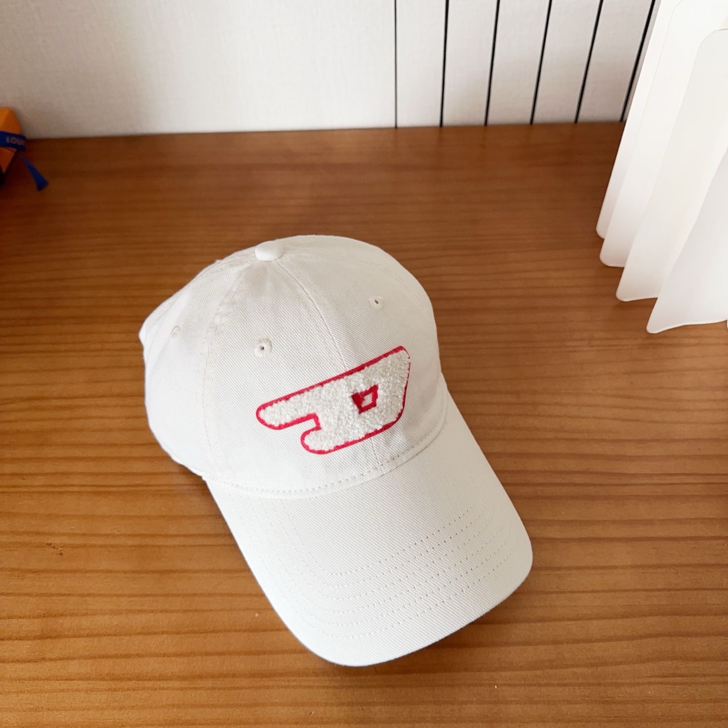 Diesel 迪赛 棒球帽🧢 。棒球帽🧢，出街必备超好搭配，高品质 内标齐全，赶紧入手！