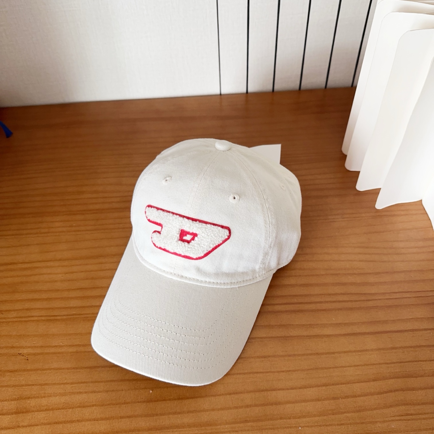 Diesel 迪赛 棒球帽🧢 。棒球帽🧢，出街必备超好搭配，高品质 内标齐全，赶紧入手！