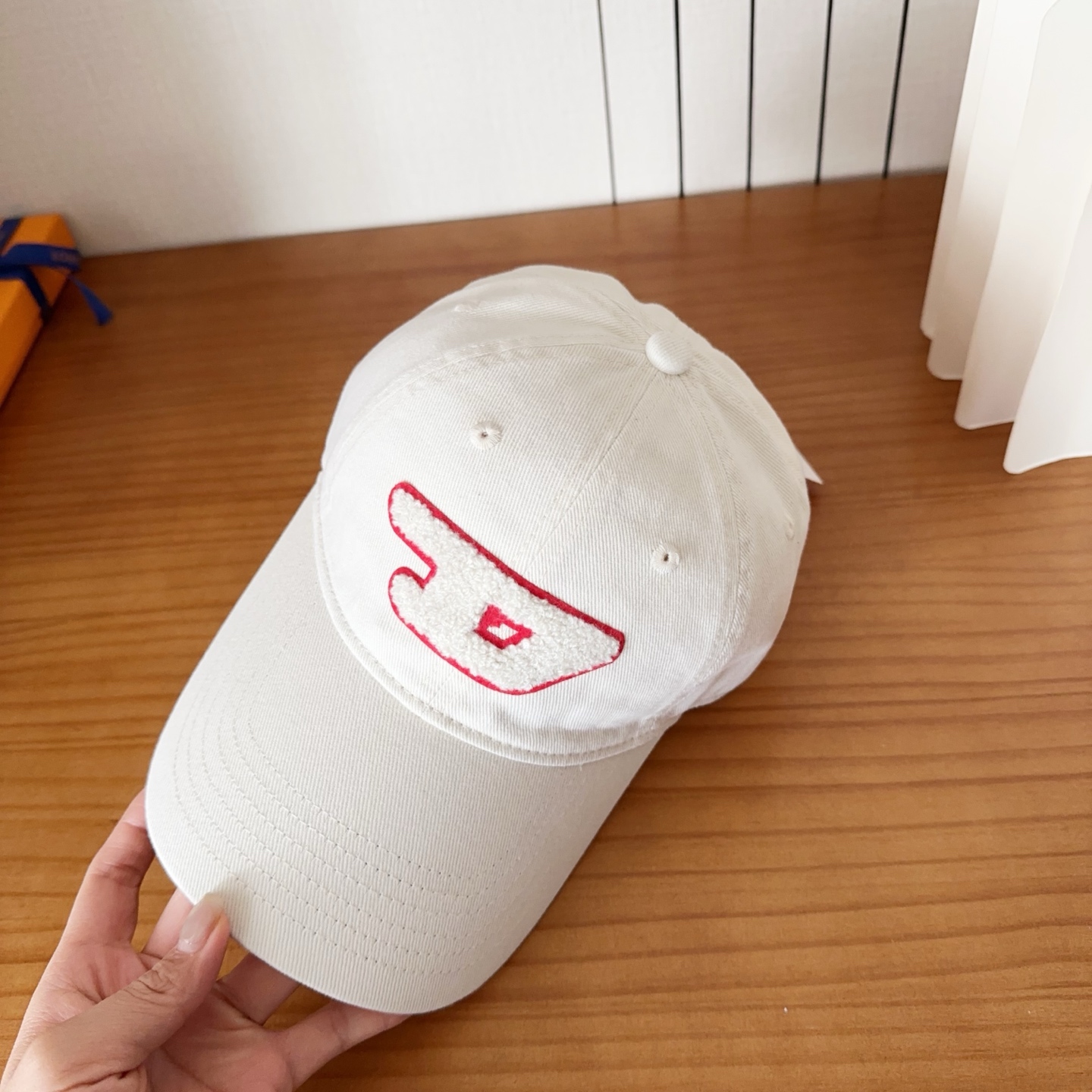 Diesel 迪赛 棒球帽🧢 。棒球帽🧢，出街必备超好搭配，高品质 内标齐全，赶紧入手！