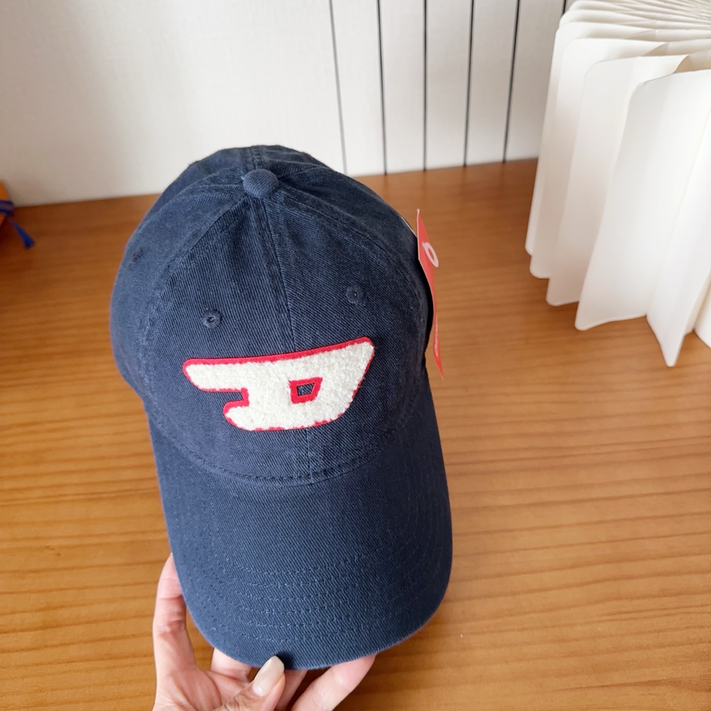 Diesel 迪赛 棒球帽🧢 。棒球帽🧢，出街必备超好搭配，高品质 内标齐全，赶紧入手！