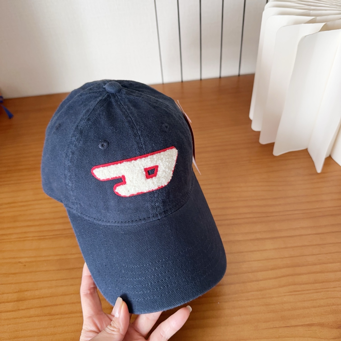 Diesel 迪赛 棒球帽🧢 。棒球帽🧢，出街必备超好搭配，高品质 内标齐全，赶紧入手！