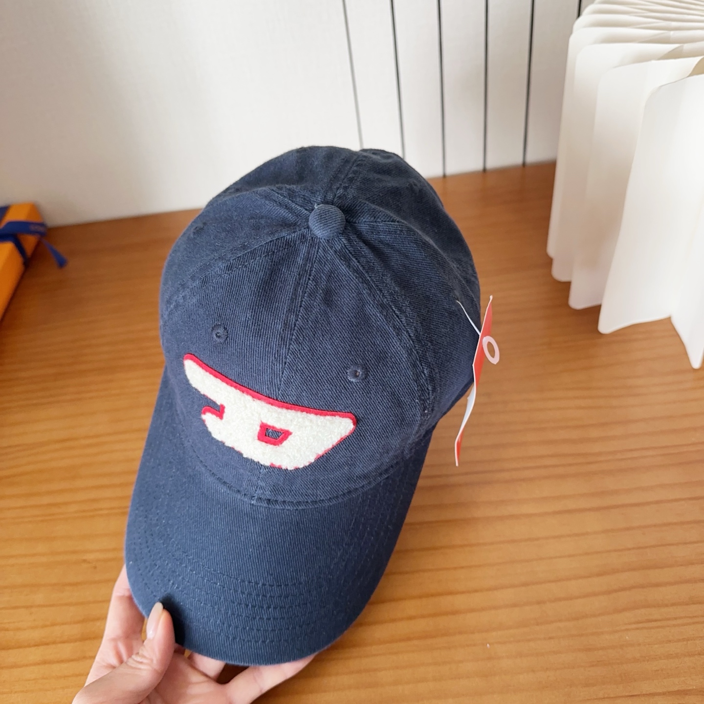 Diesel 迪赛 棒球帽🧢 。棒球帽🧢，出街必备超好搭配，高品质 内标齐全，赶紧入手！
