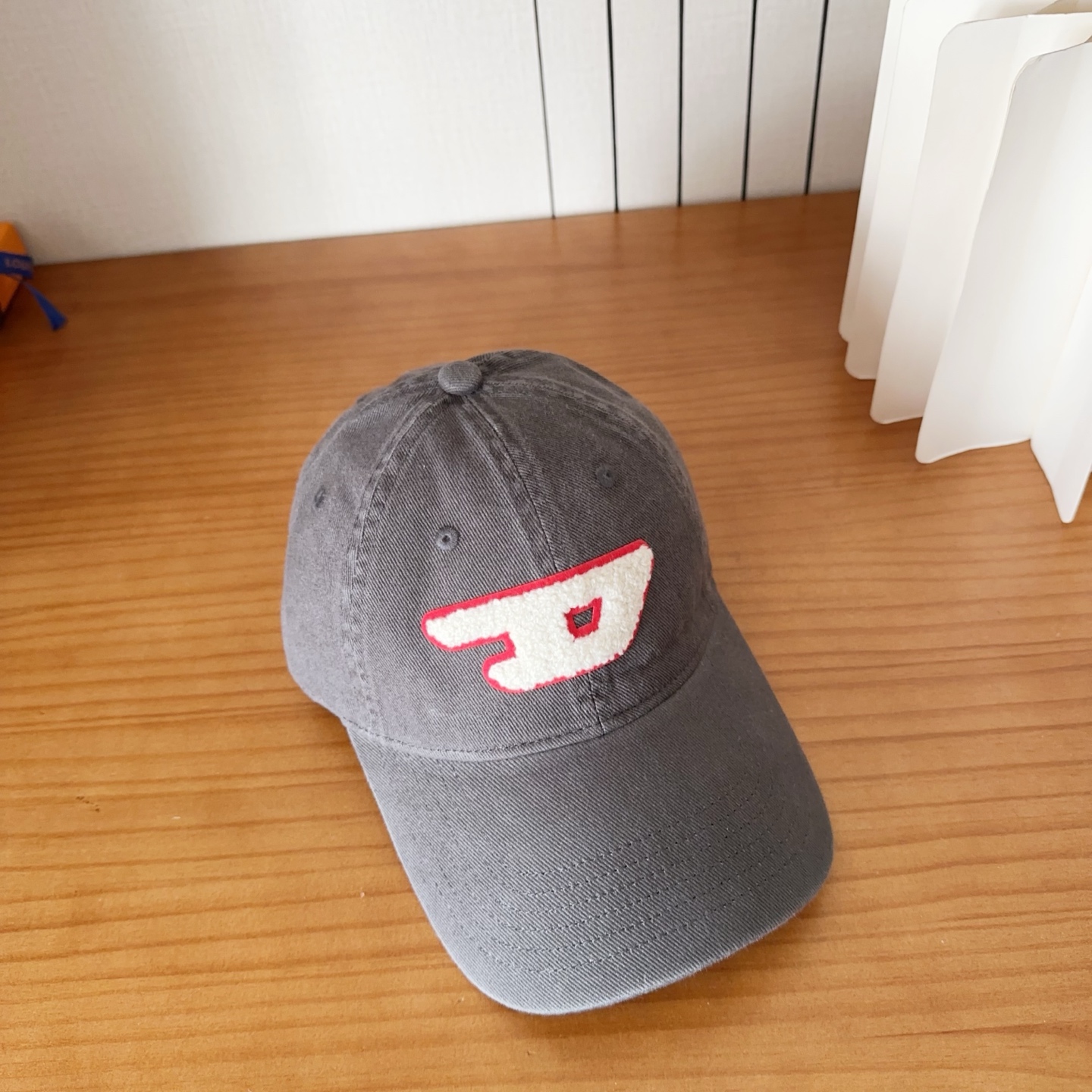 Diesel 迪赛 棒球帽🧢 。棒球帽🧢，出街必备超好搭配，高品质 内标齐全，赶紧入手！