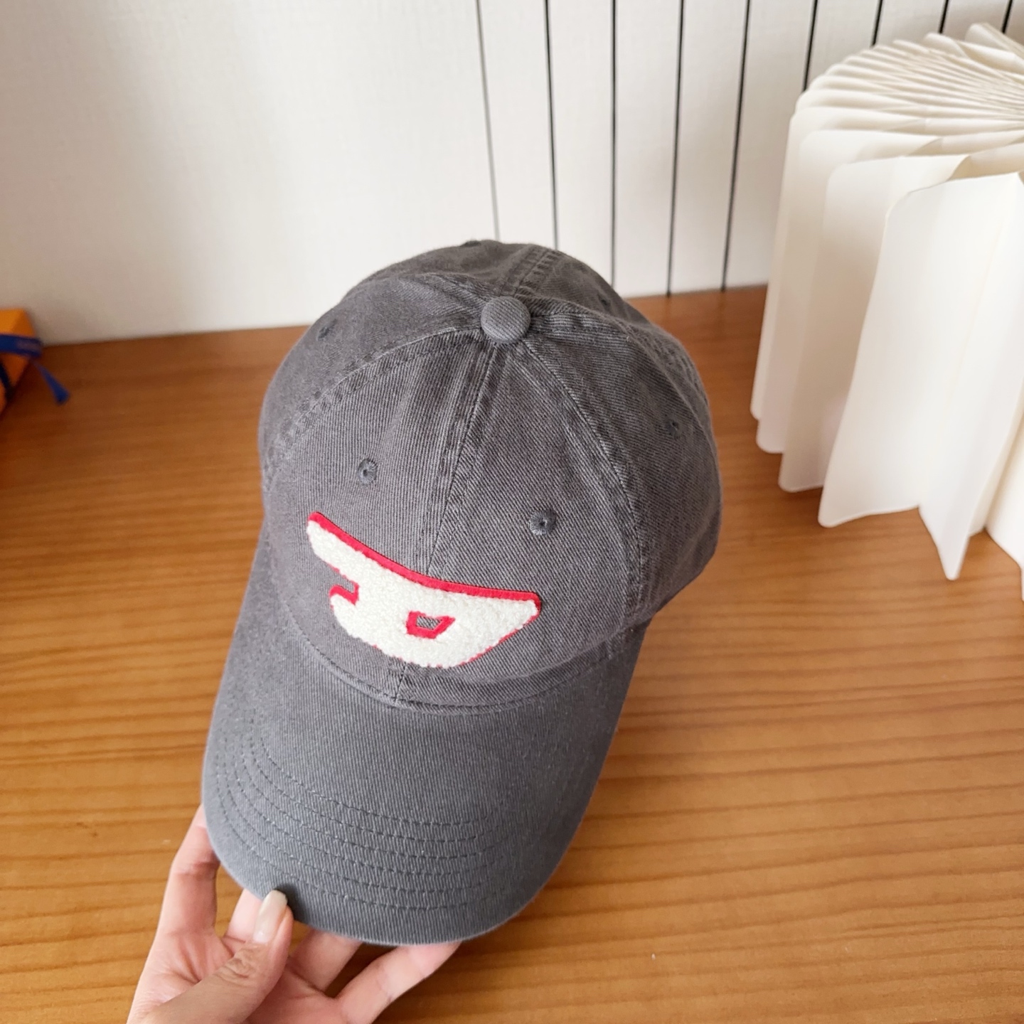 Diesel 迪赛 棒球帽🧢 。棒球帽🧢，出街必备超好搭配，高品质 内标齐全，赶紧入手！