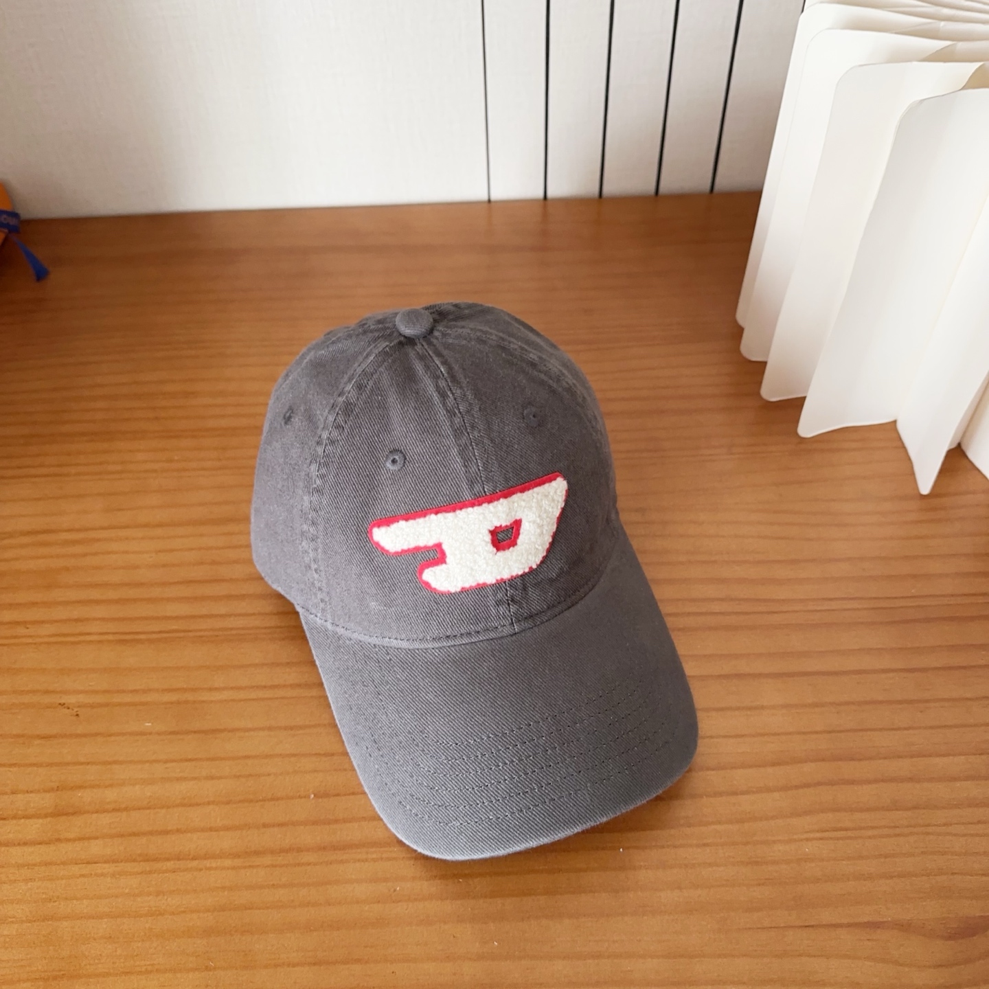 Diesel 迪赛 棒球帽🧢 。棒球帽🧢，出街必备超好搭配，高品质 内标齐全，赶紧入手！