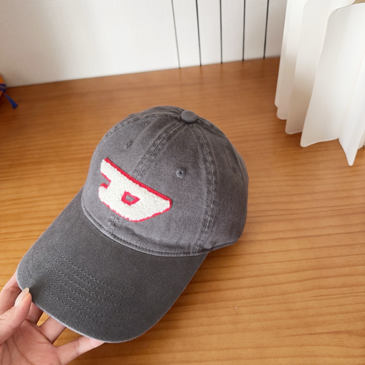 Diesel 迪赛 棒球帽🧢 。棒球帽🧢，出街必备超好搭配，高品质 内标齐全，赶紧入手！