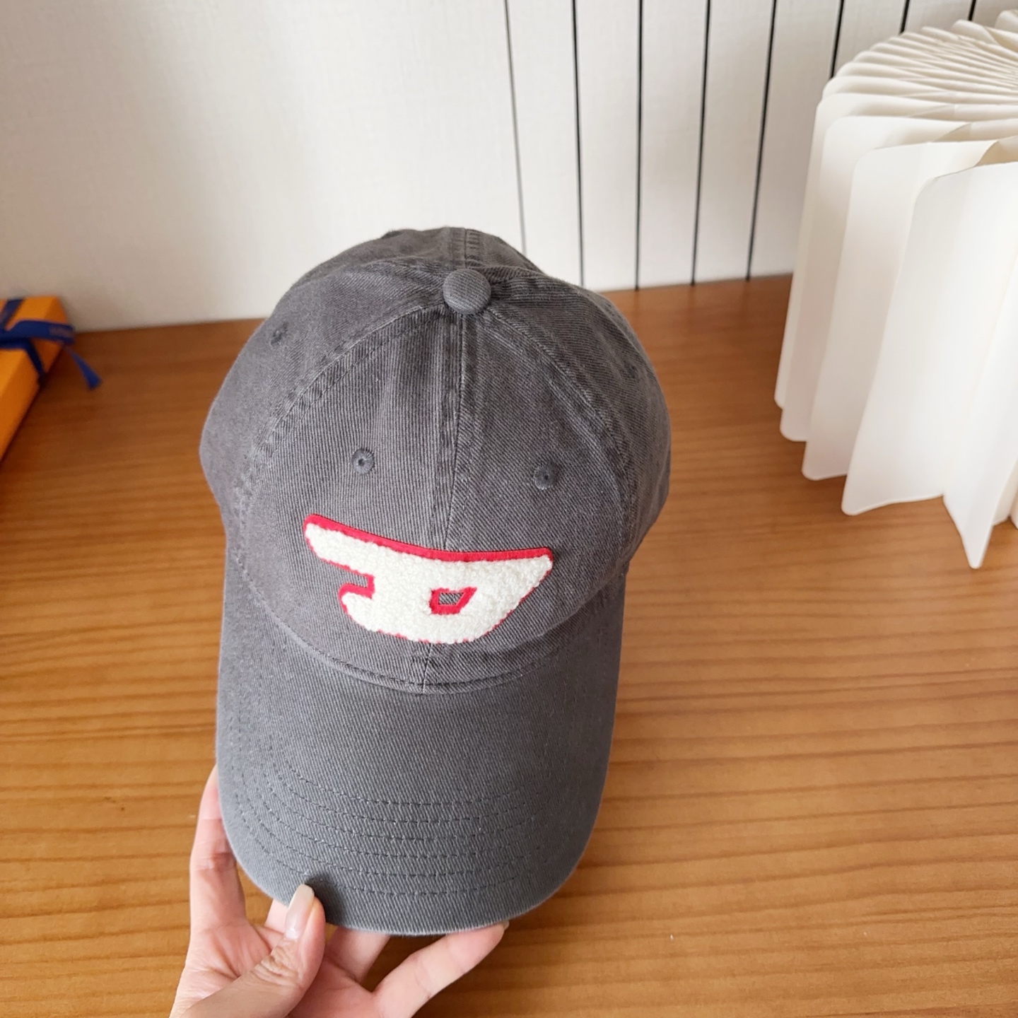Diesel 迪赛 棒球帽🧢 。棒球帽🧢，出街必备超好搭配，高品质 内标齐全，赶紧入手！