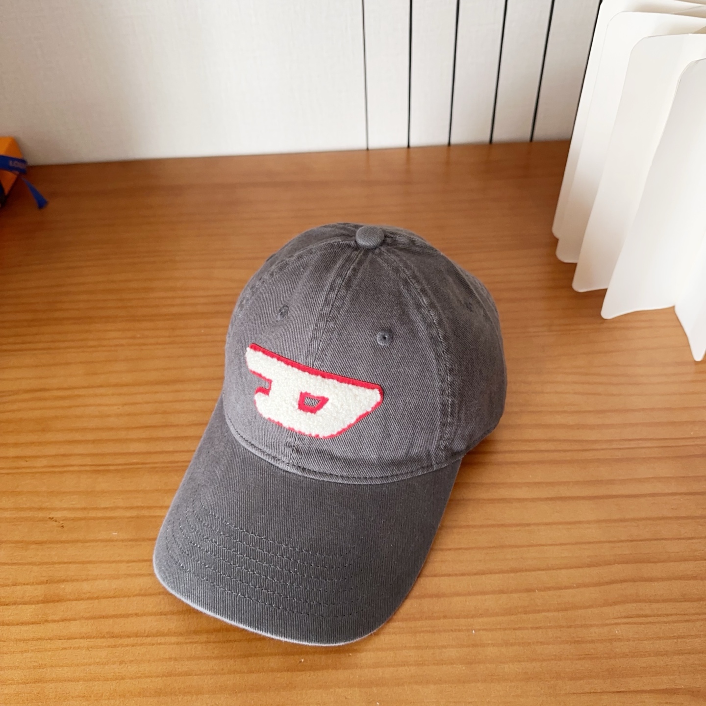 Diesel 迪赛 棒球帽🧢 。棒球帽🧢，出街必备超好搭配，高品质 内标齐全，赶紧入手！