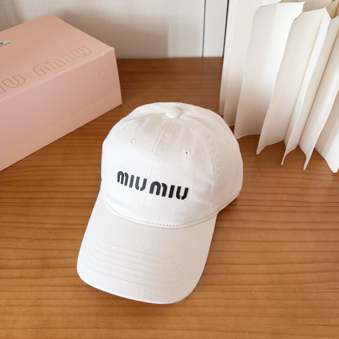 miumiu 缪缪 新款棒球帽，大牌同步，超好搭配，出货！