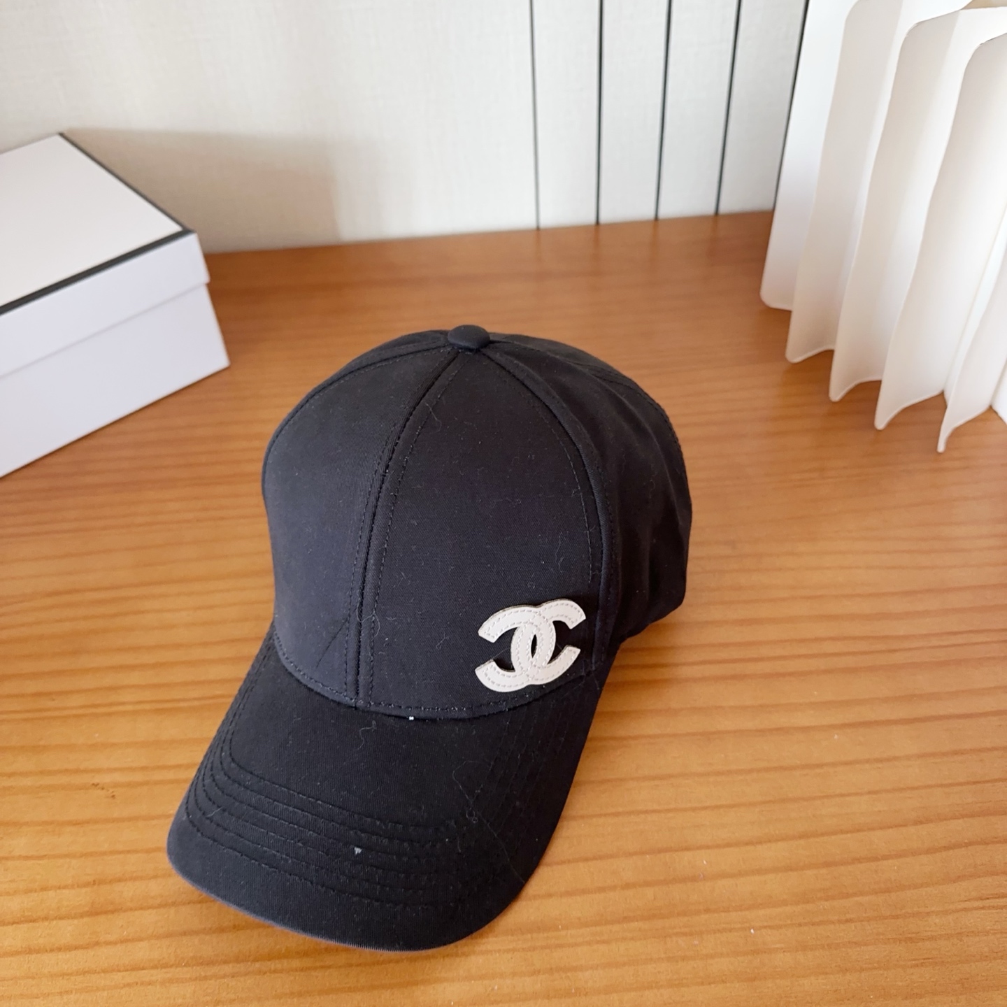 香奈儿新款经典休闲潮流款 上架简约棒球帽🧢日韩风格，随便搭配都超好看！出门旅游，绝对要入手的一款