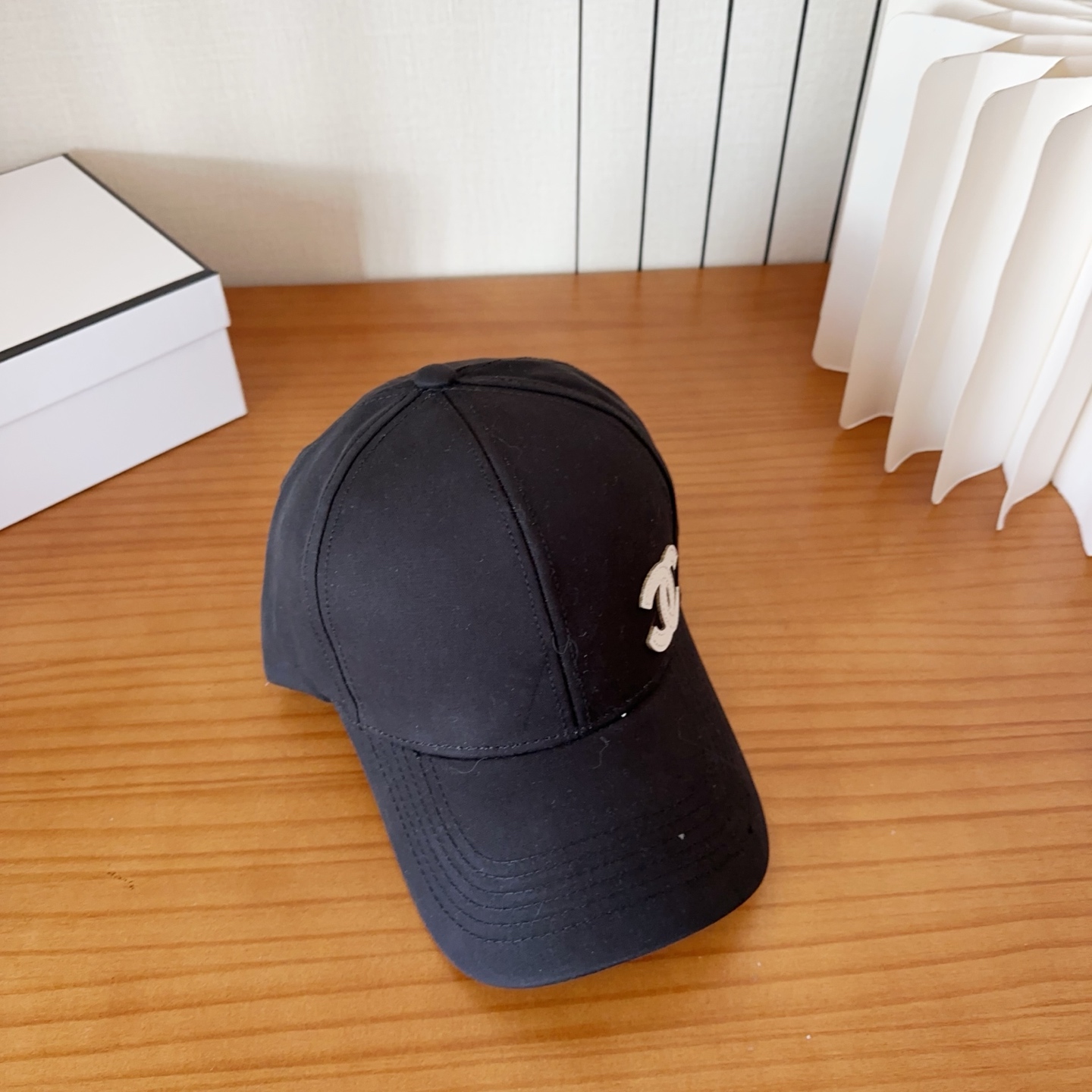 香奈儿新款经典休闲潮流款 上架简约棒球帽🧢日韩风格，随便搭配都超好看！出门旅游，绝对要入手的一款
