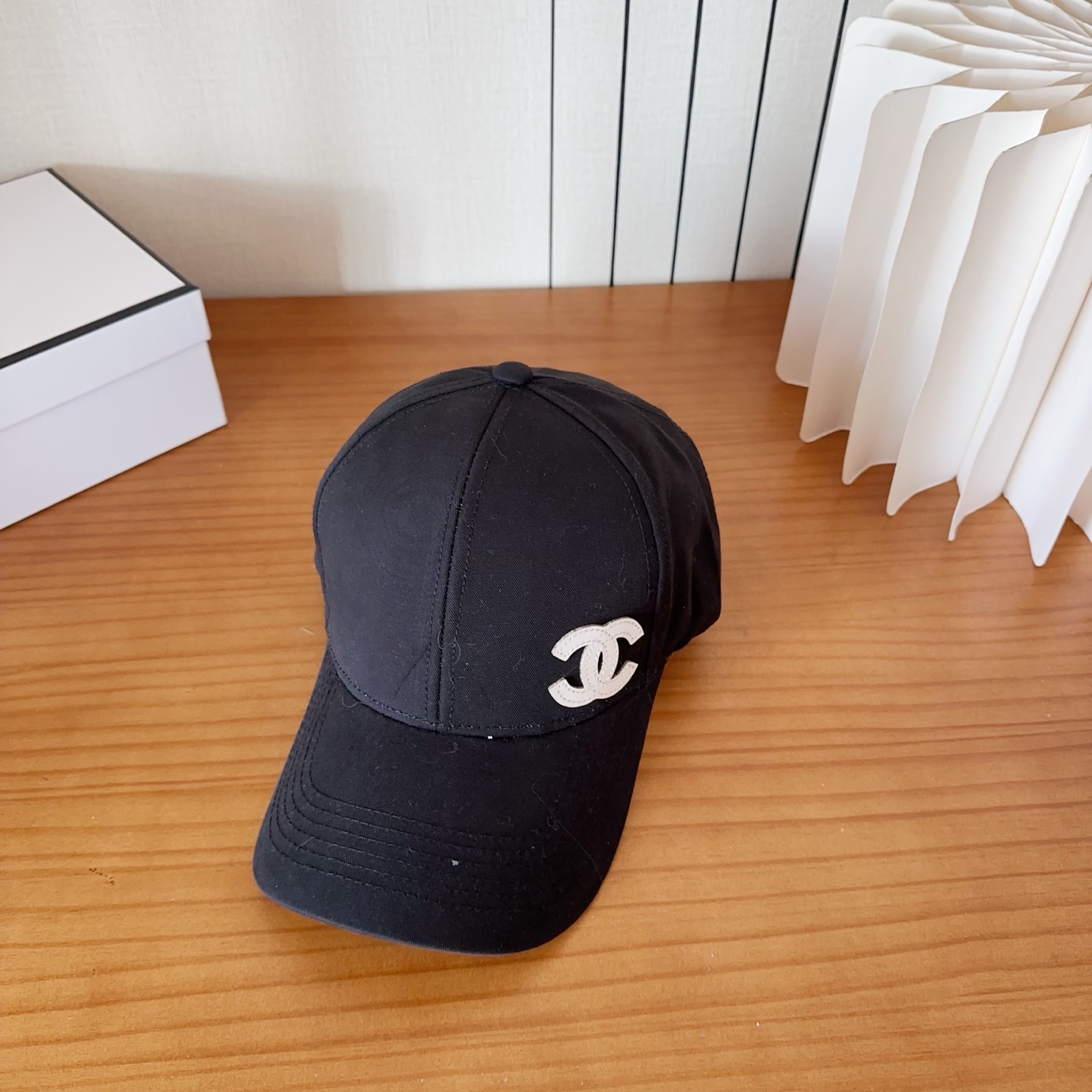 香奈儿新款经典休闲潮流款 上架简约棒球帽🧢日韩风格，随便搭配都超好看！出门旅游，绝对要入手的一款