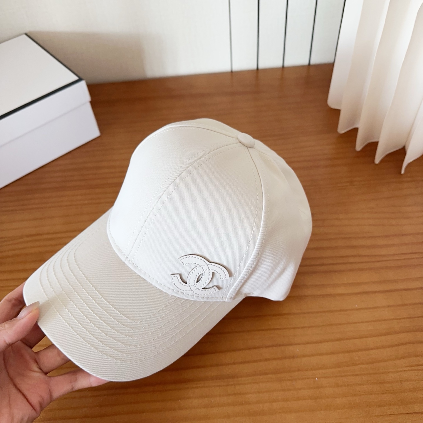 香奈儿新款经典休闲潮流款 上架简约棒球帽🧢日韩风格，随便搭配都超好看！出门旅游，绝对要入手的一款