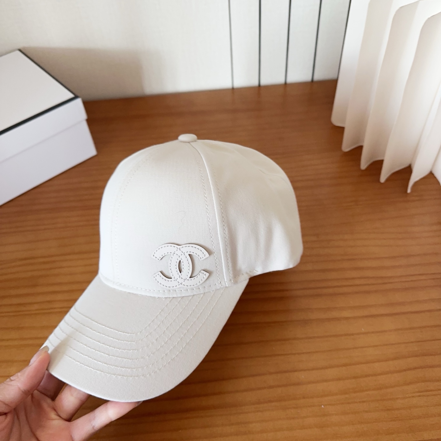 香奈儿新款经典休闲潮流款 上架简约棒球帽🧢日韩风格，随便搭配都超好看！出门旅游，绝对要入手的一款
