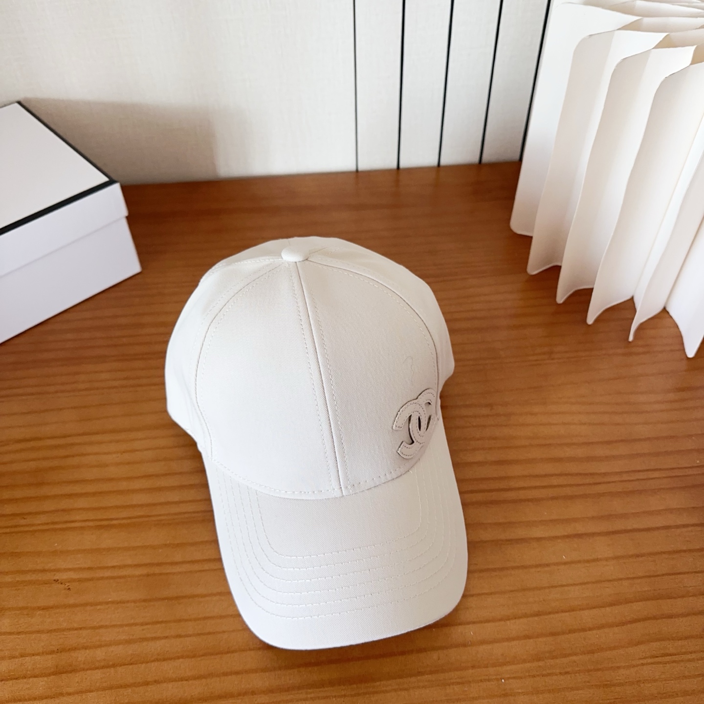 香奈儿新款经典休闲潮流款 上架简约棒球帽🧢日韩风格，随便搭配都超好看！出门旅游，绝对要入手的一款