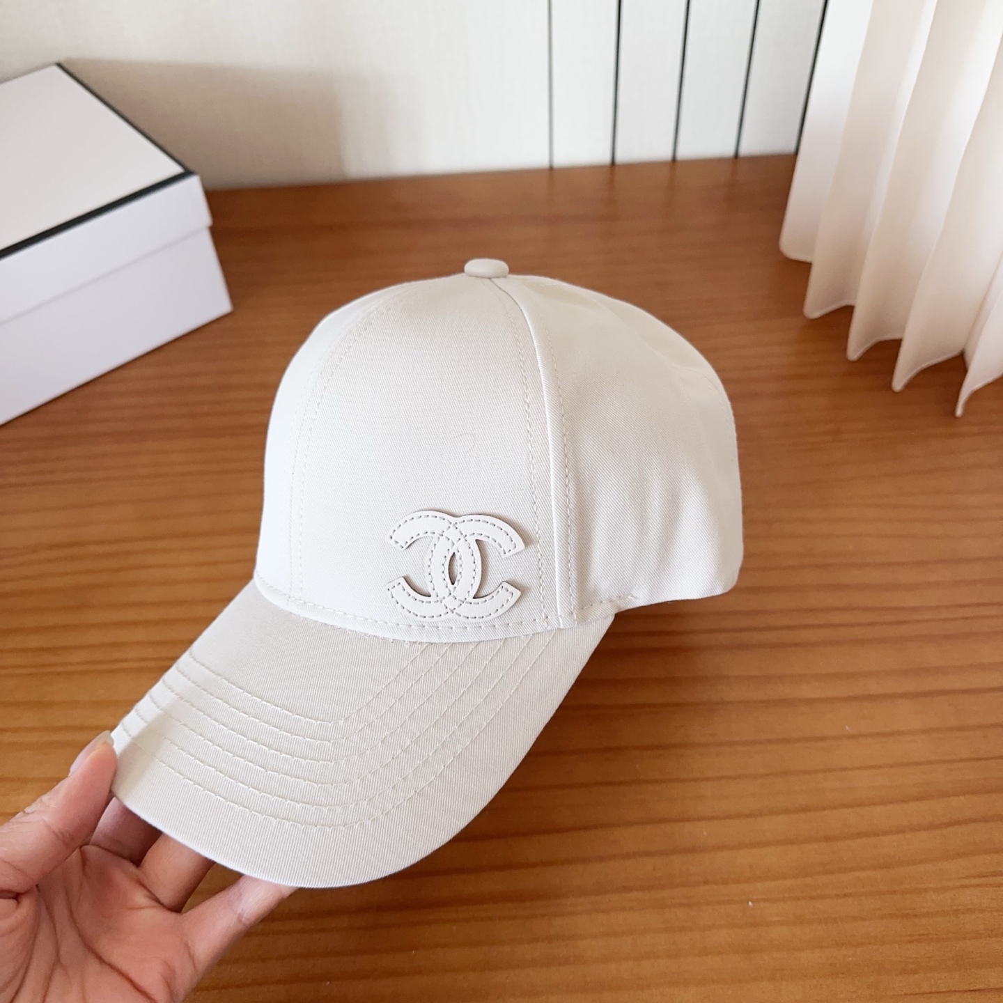 香奈儿新款经典休闲潮流款 上架简约棒球帽🧢日韩风格，随便搭配都超好看！出门旅游，绝对要入手的一款