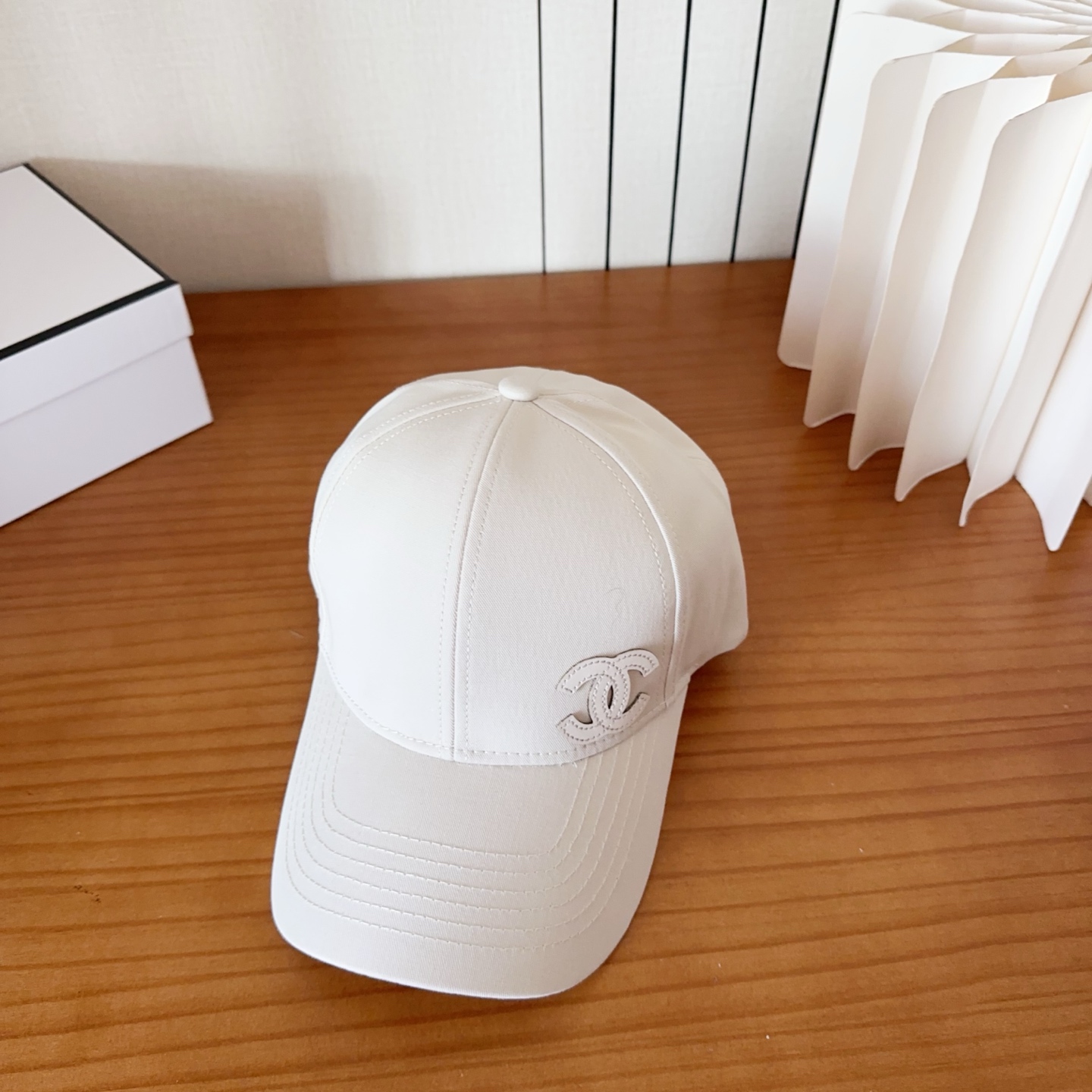 香奈儿新款经典休闲潮流款 上架简约棒球帽🧢日韩风格，随便搭配都超好看！出门旅游，绝对要入手的一款
