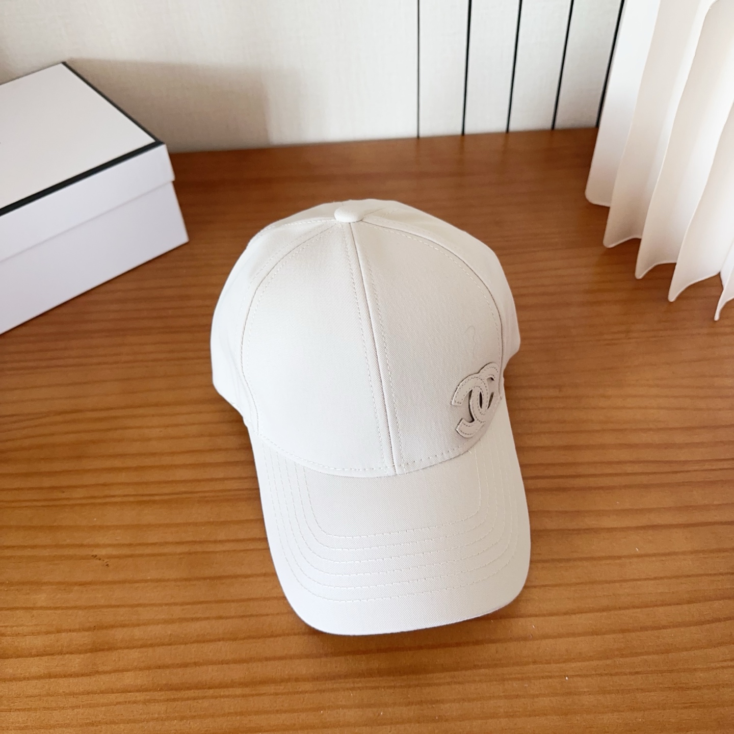 香奈儿新款经典休闲潮流款 上架简约棒球帽🧢日韩风格，随便搭配都超好看！出门旅游，绝对要入手的一款