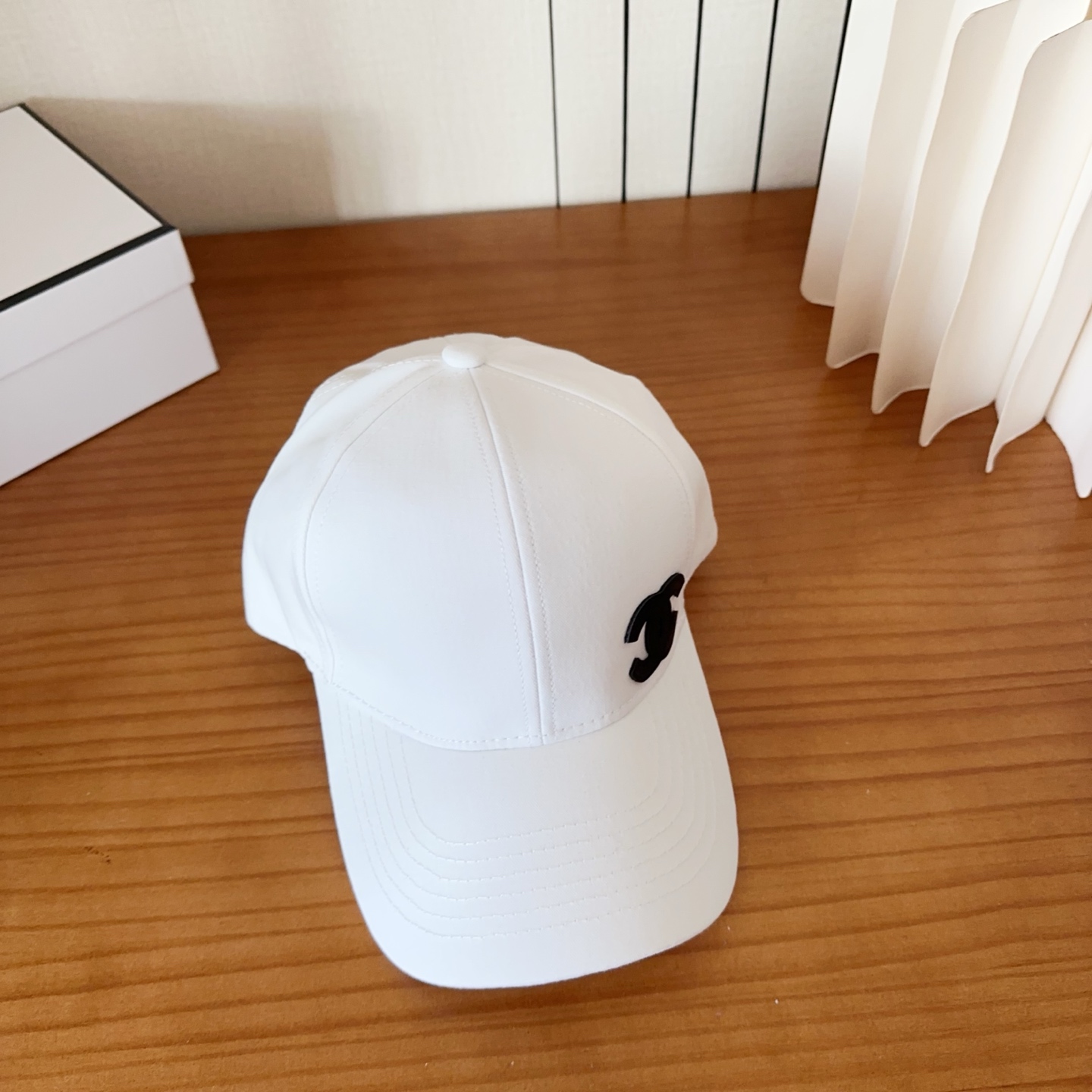 香奈儿新款经典休闲潮流款 上架简约棒球帽🧢日韩风格，随便搭配都超好看！出门旅游，绝对要入手的一款