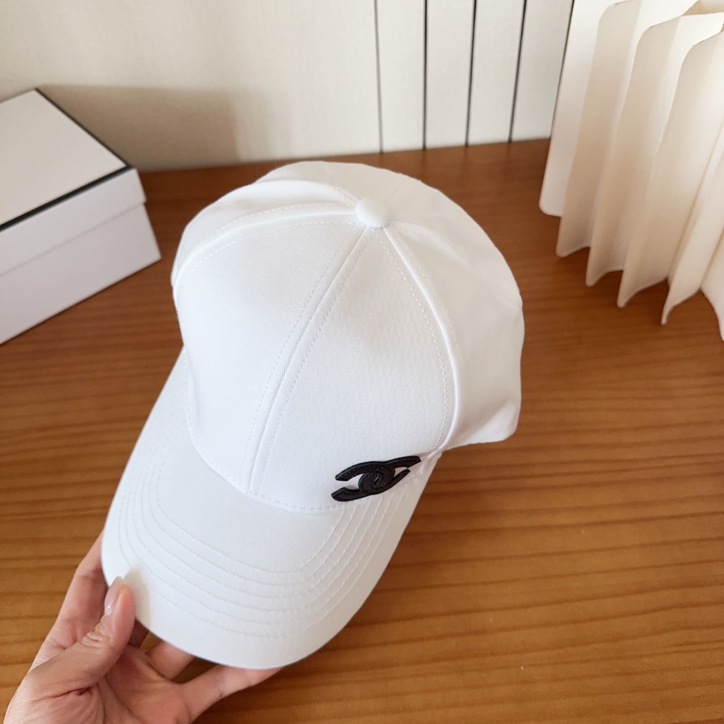 香奈儿新款经典休闲潮流款 上架简约棒球帽🧢日韩风格，随便搭配都超好看！出门旅游，绝对要入手的一款