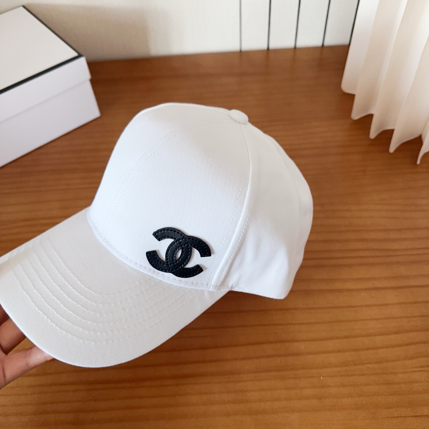 香奈儿新款经典休闲潮流款 上架简约棒球帽🧢日韩风格，随便搭配都超好看！出门旅游，绝对要入手的一款