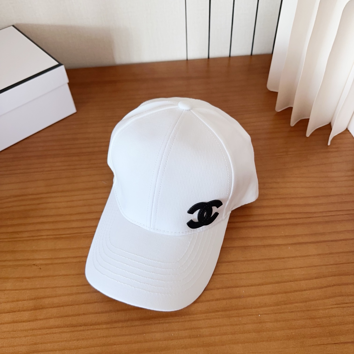香奈儿新款经典休闲潮流款 上架简约棒球帽🧢日韩风格，随便搭配都超好看！出门旅游，绝对要入手的一款