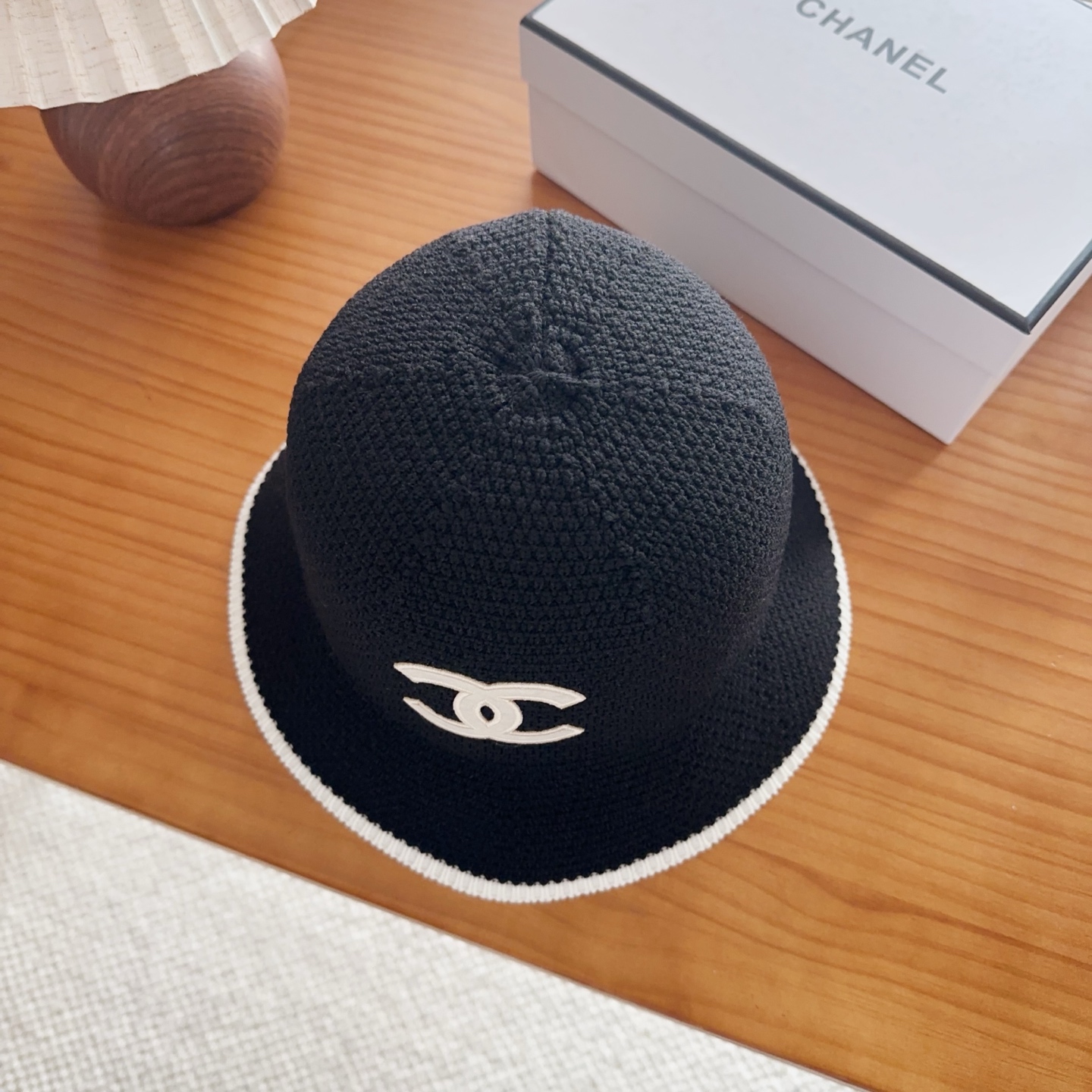 Chanel 渔夫帽 让兼顾时尚和遮阳的简约桶帽出游拍照📷拗造型必备敲显脸小