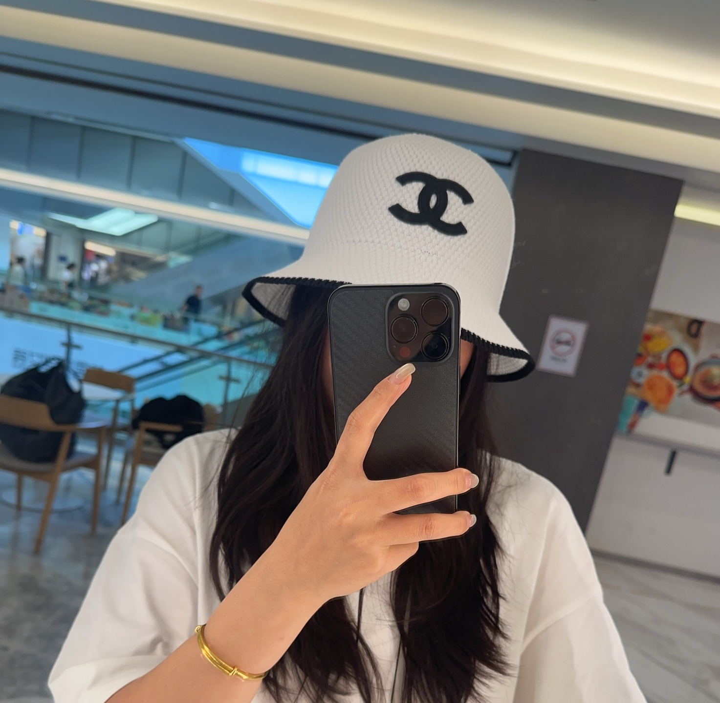 Chanel 渔夫帽 让兼顾时尚和遮阳的简约桶帽出游拍照📷拗造型必备敲显脸小