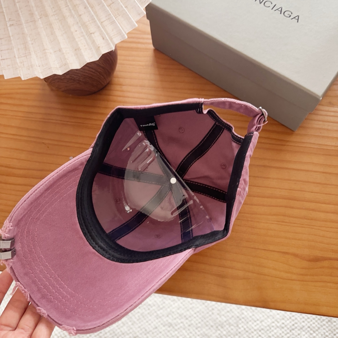 Balencia*a 巴黎世家刺绣字母新款棒球帽现货秒发🧢简约时尚超级无敌好看的帽子！情侣款！