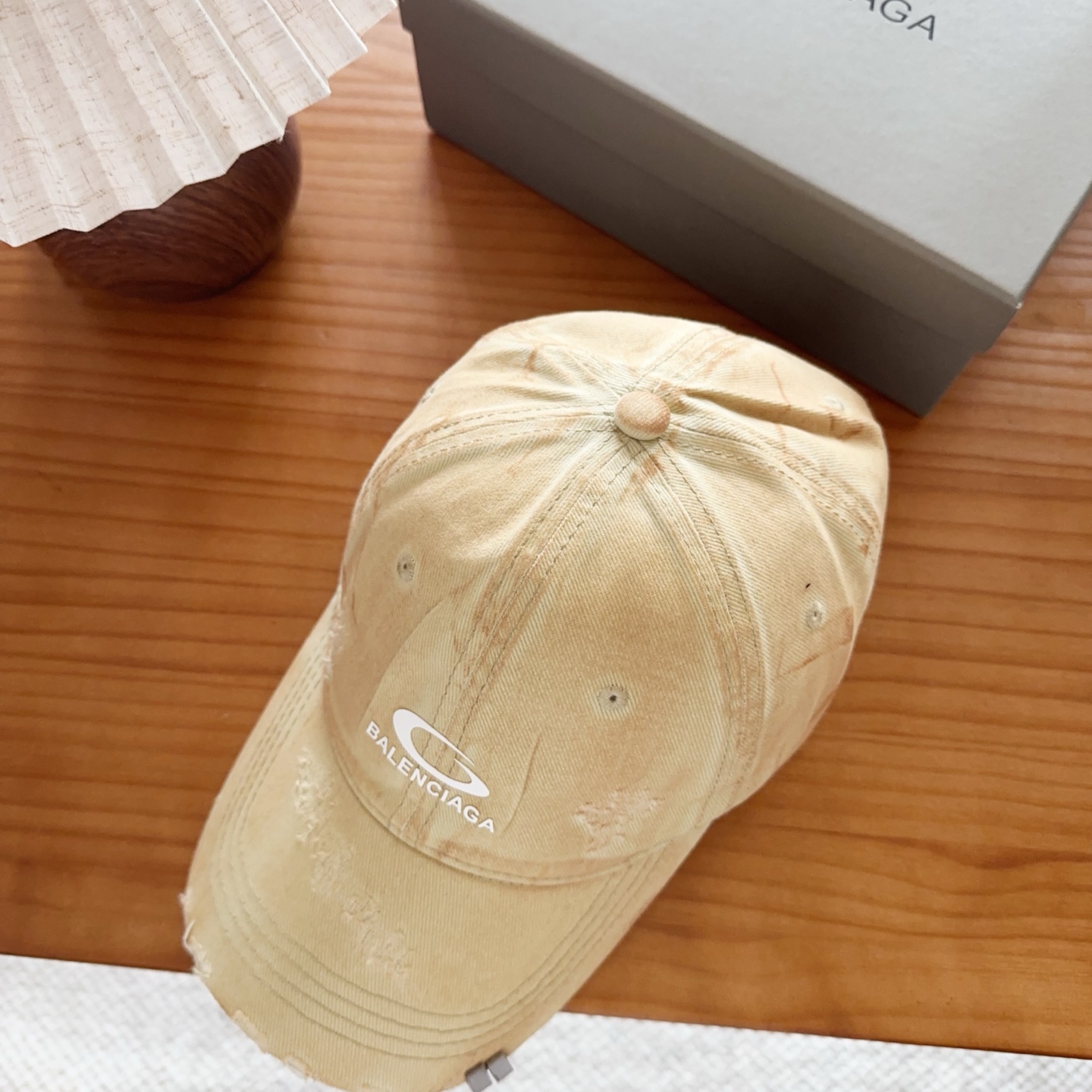 Balencia*a 巴黎世家刺绣字母新款棒球帽现货秒发🧢简约时尚超级无敌好看的帽子！情侣款！